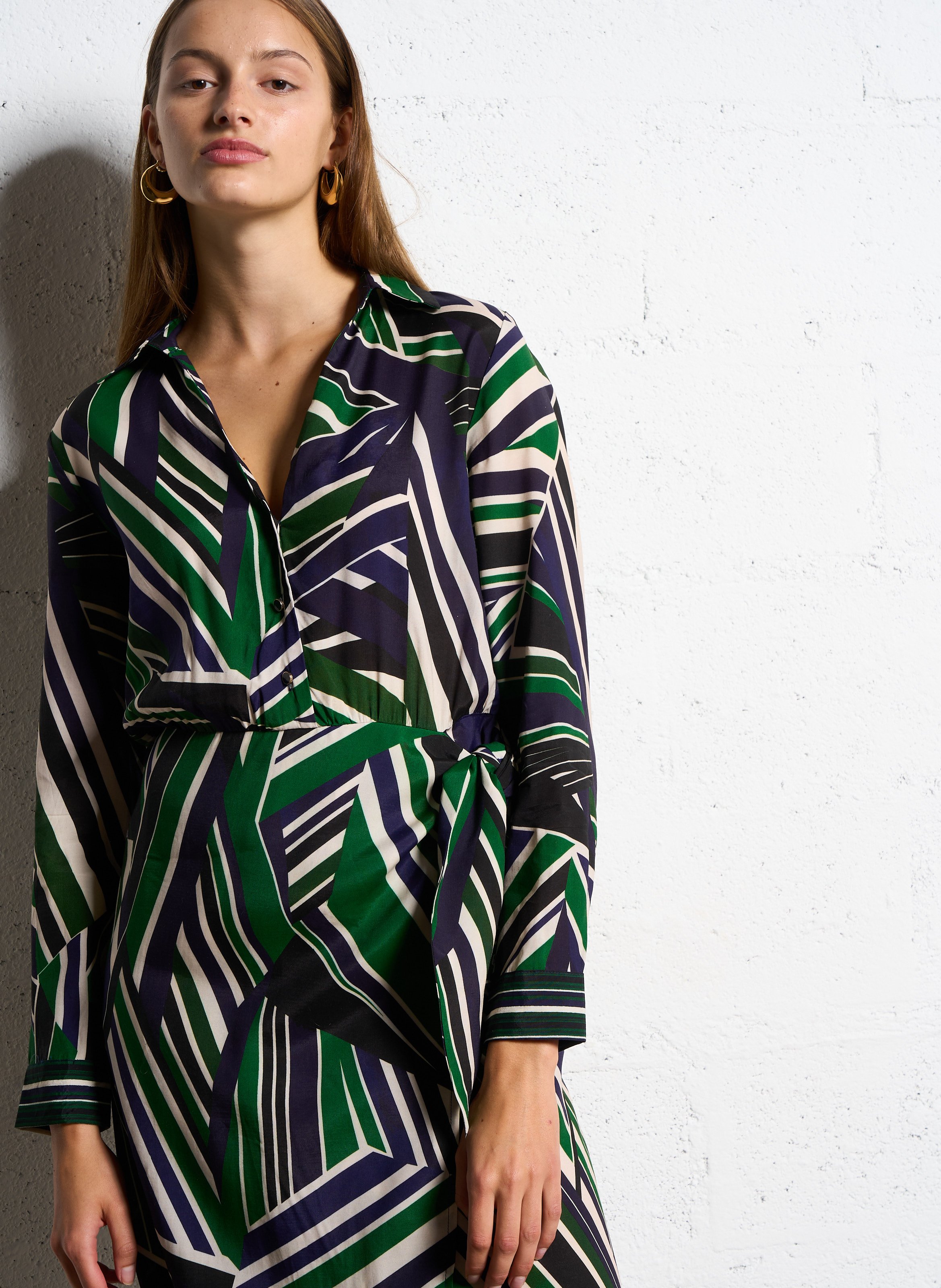 Lange jurk met overhemdkraagje en print LA PETITE ETOILE Veelkleurig