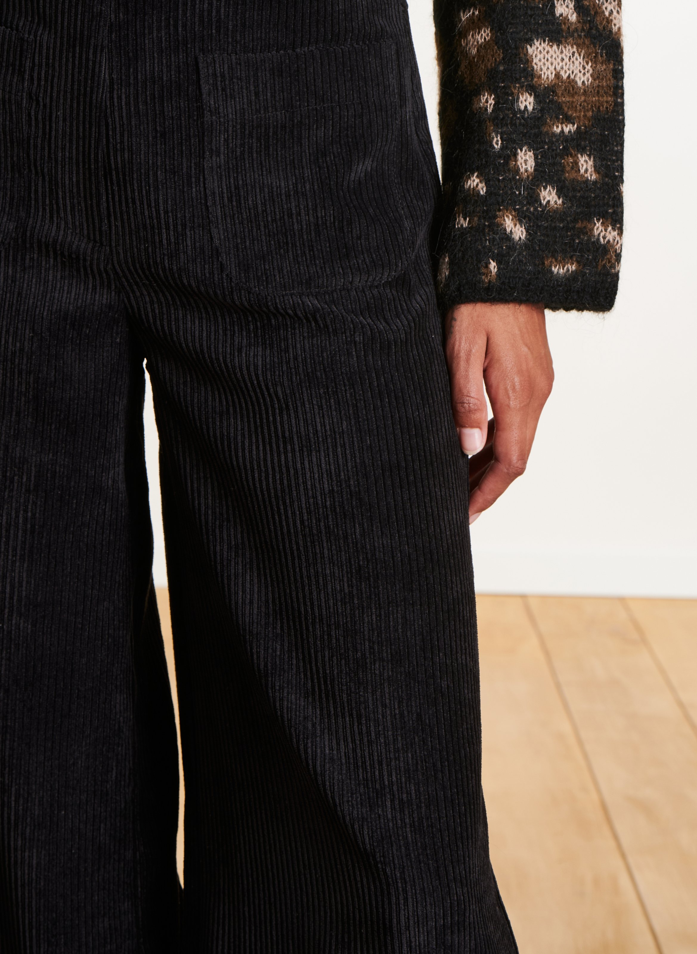 Pantalón corto de pana acanalada Negro