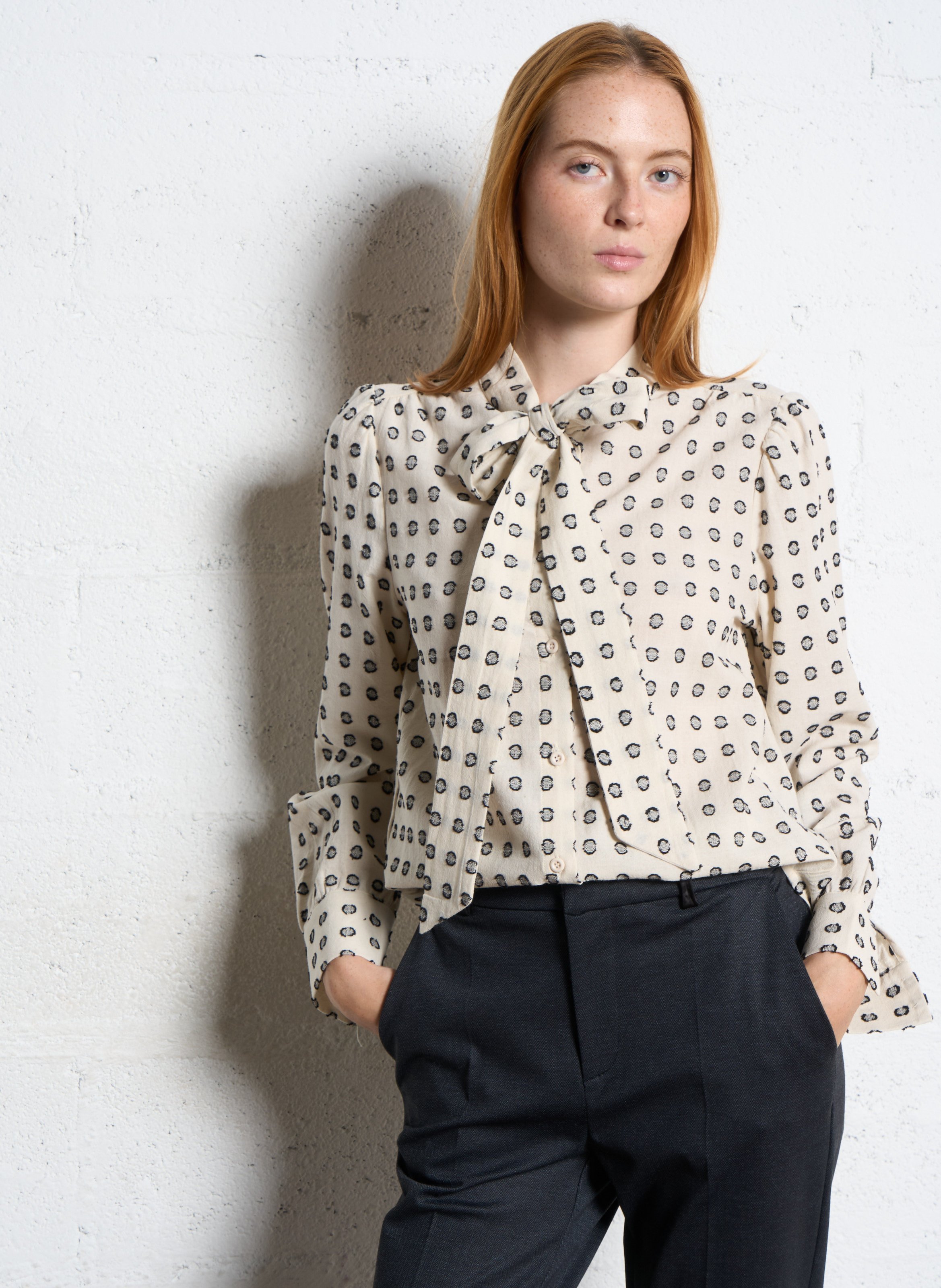 Baumwollbluse mit Schluppenkragen THE KORNER Weiss