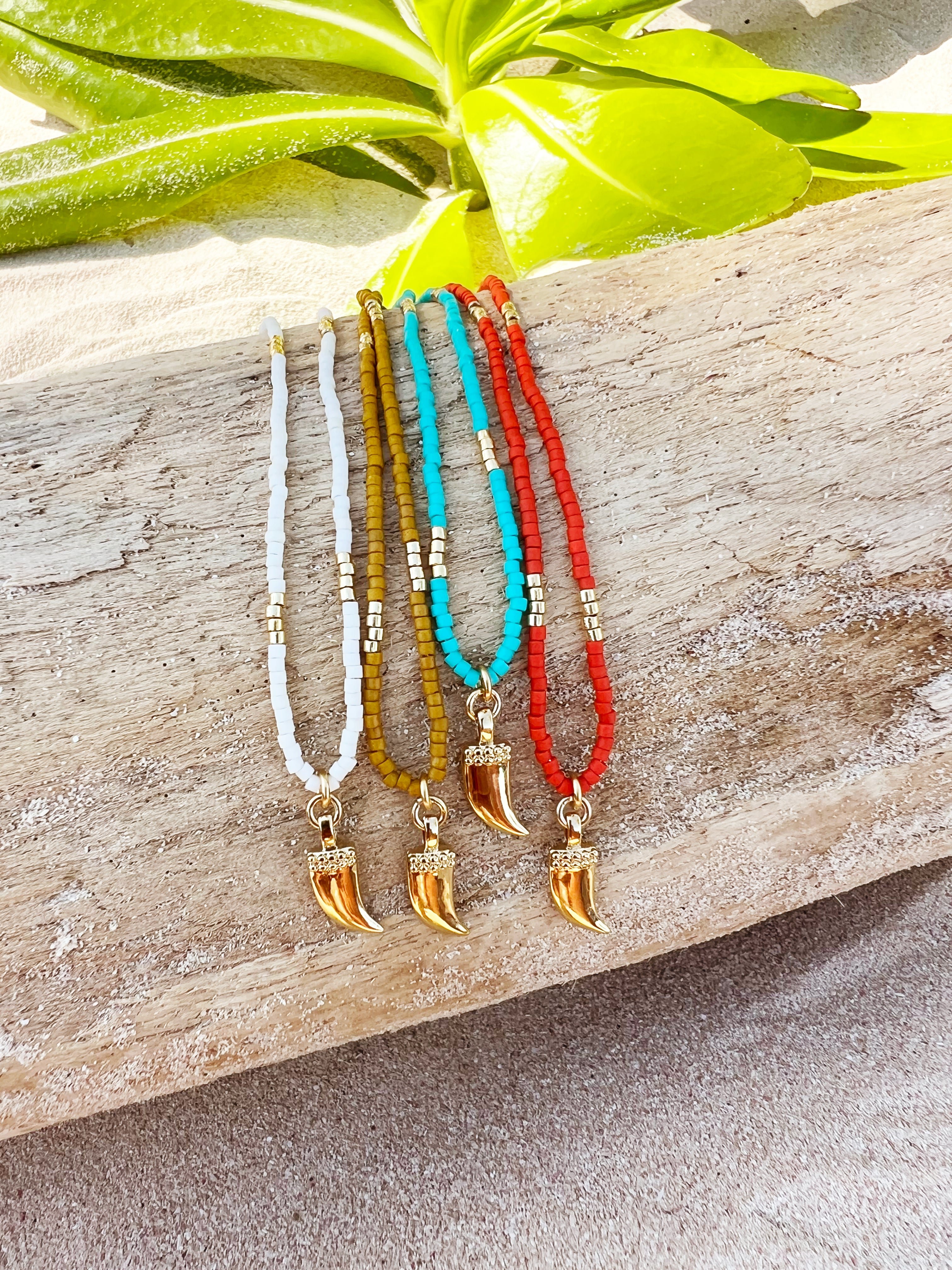 Necklace NILAI White