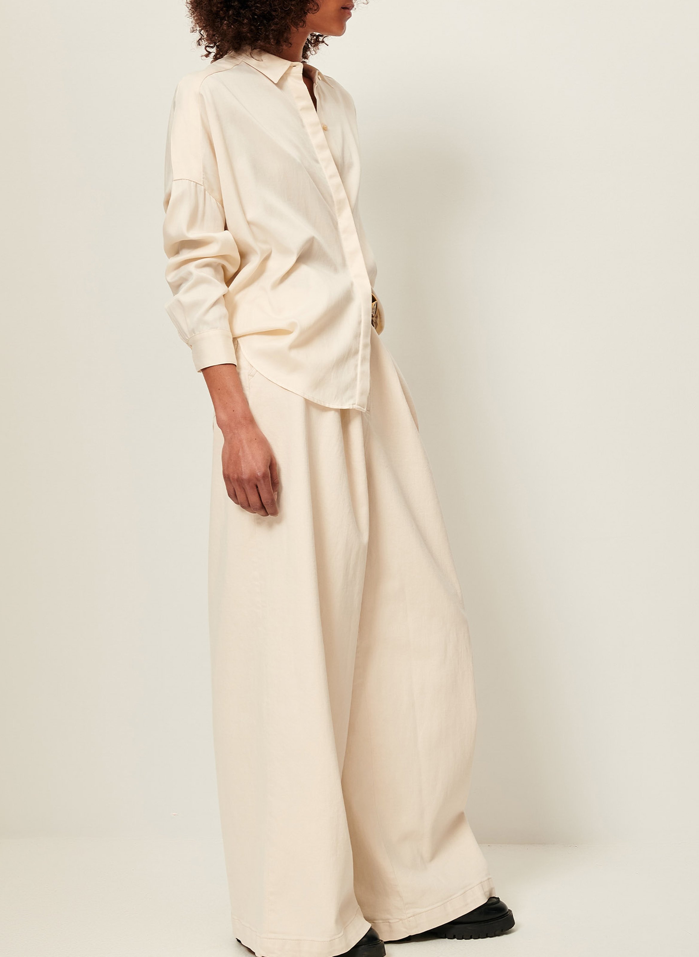 Chemise col classique SESSUN Beige