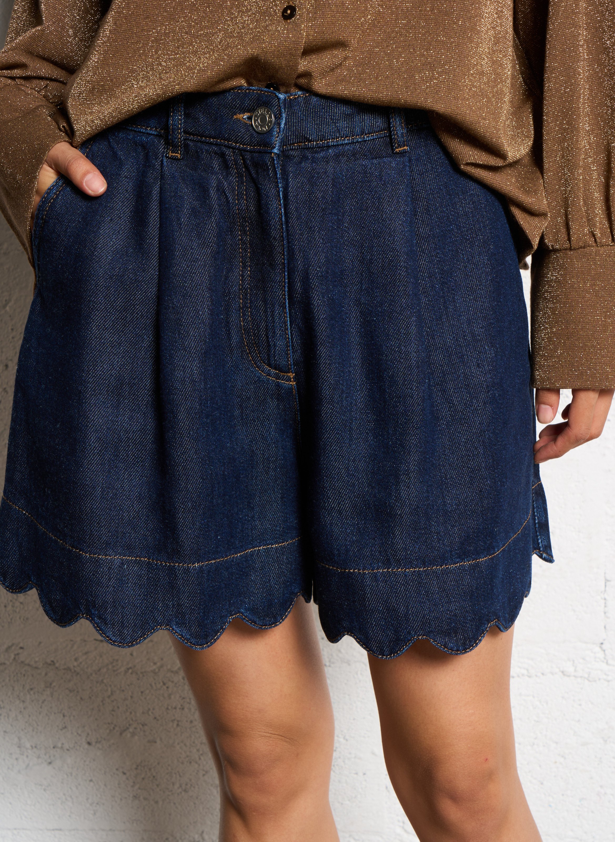 Kurze halbhohe Jeansshorts in Raw-Denim STELLA NOVA Blau