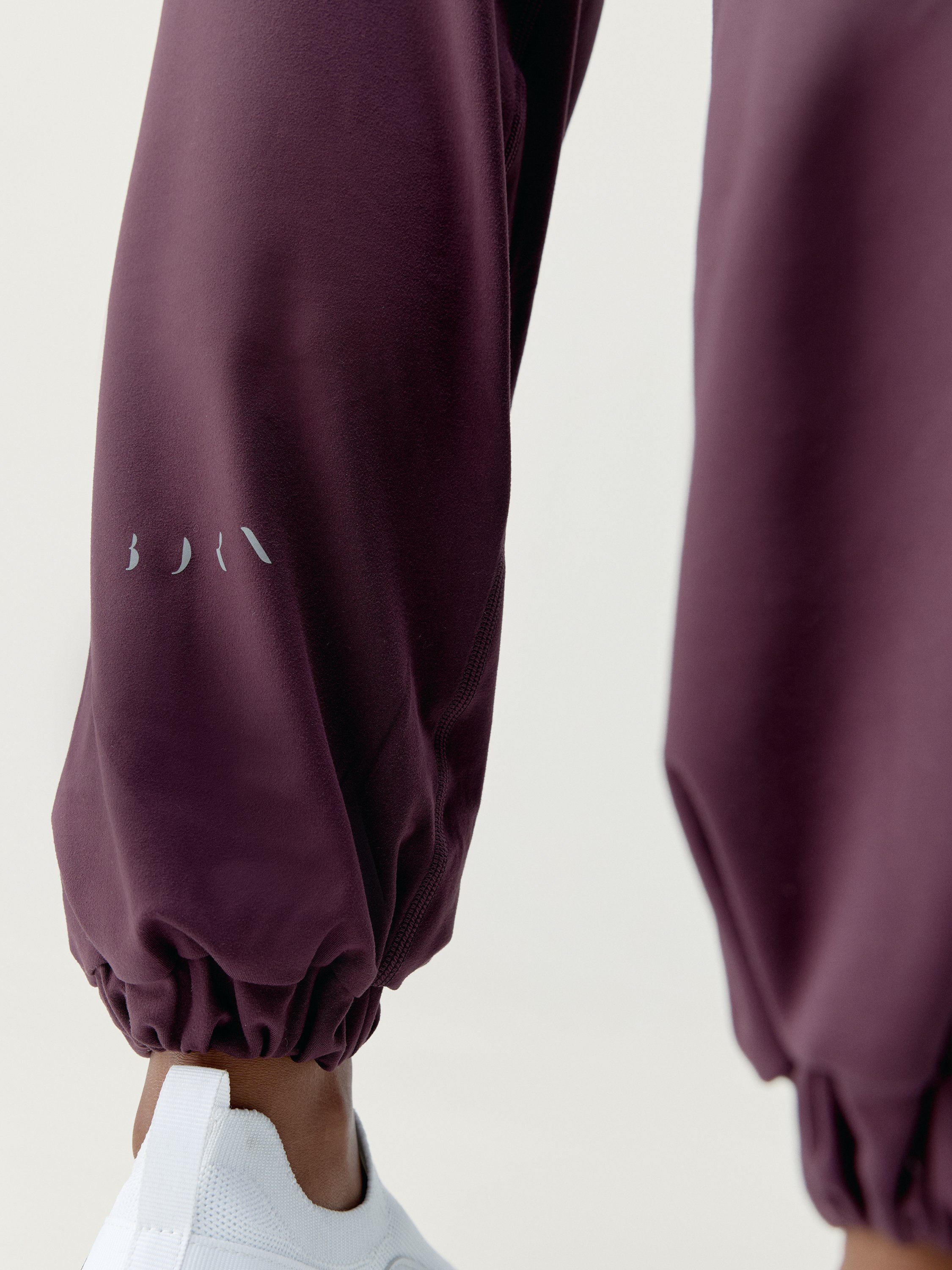 Extra-soft jogging pants BORN LIVING YOGA Red