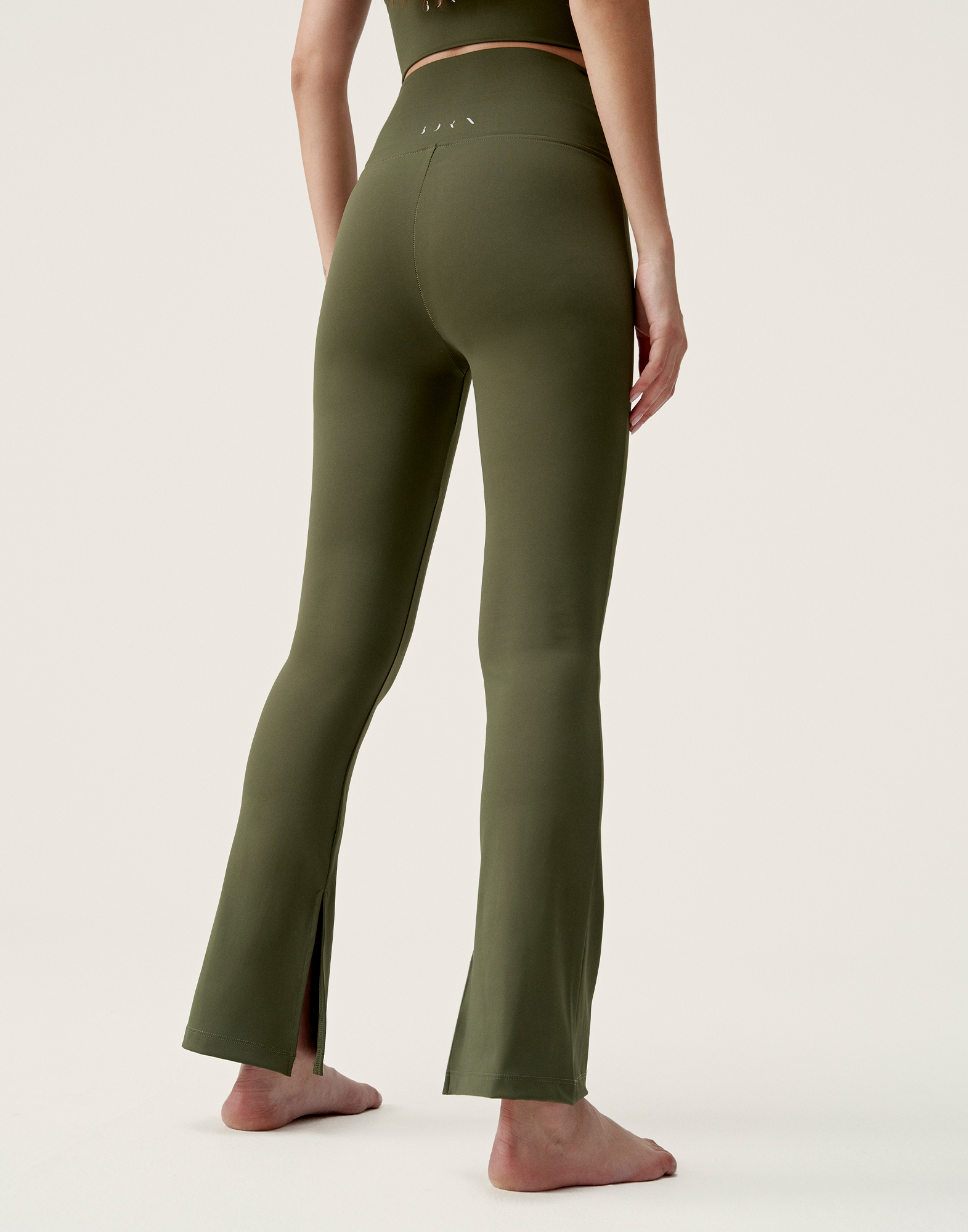 Performance long sports leggings BORN LIVING YOGA Green