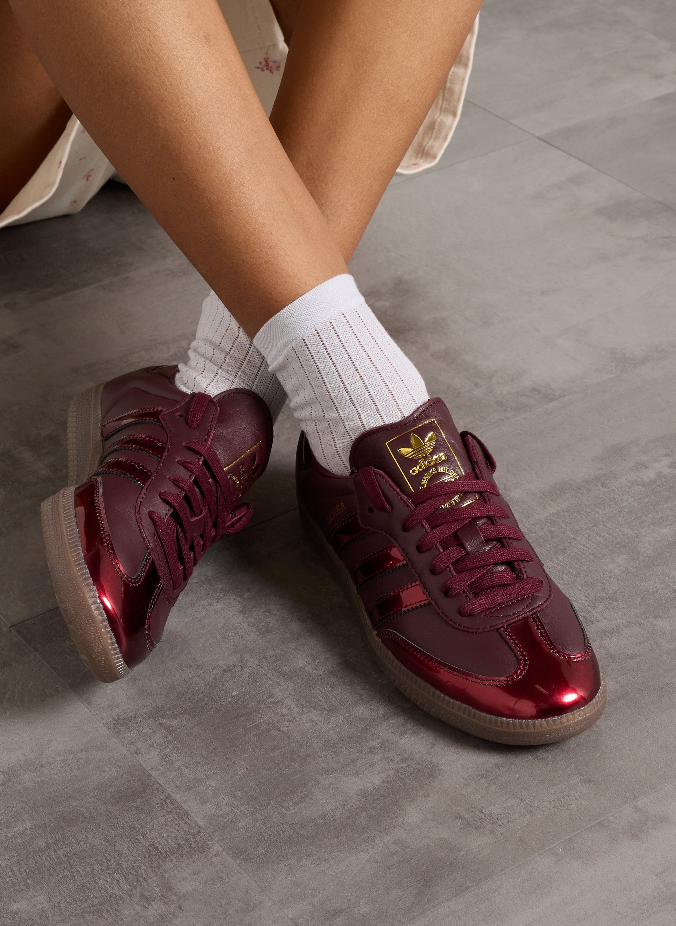 Niedrige Leder-Sneaker im Metallic-Look ADIDAS Rot