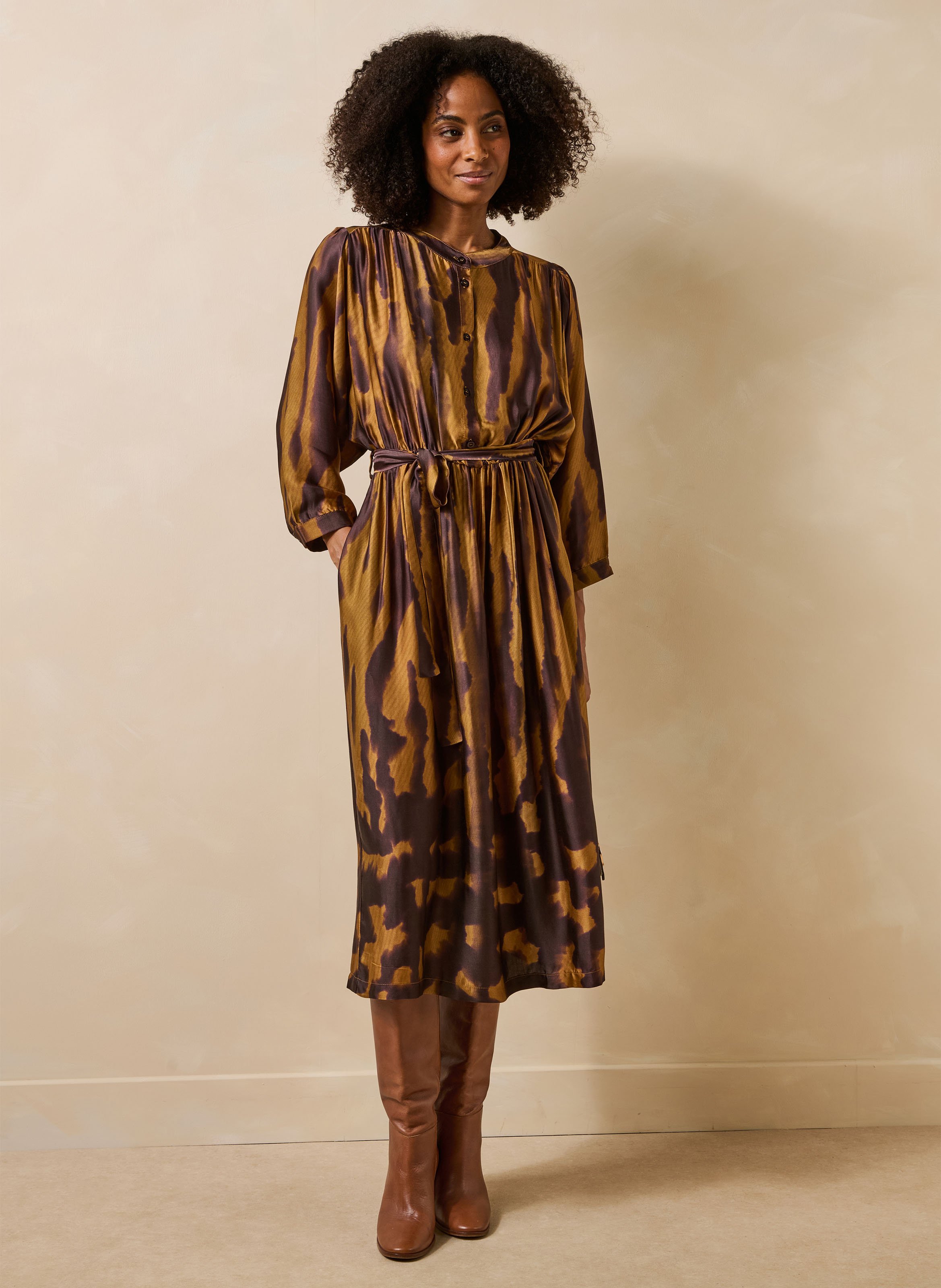 Printed round-neck midi dress LA FEE MARABOUTEE Brown