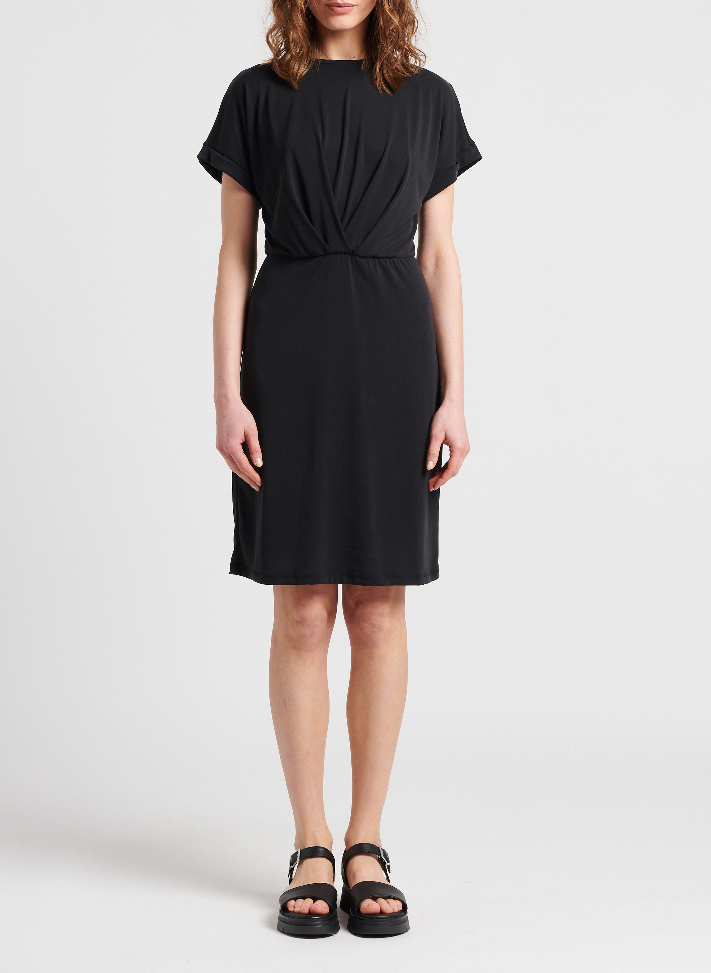 Korte, rechte jurk met ronde hals OBJECT Zwart