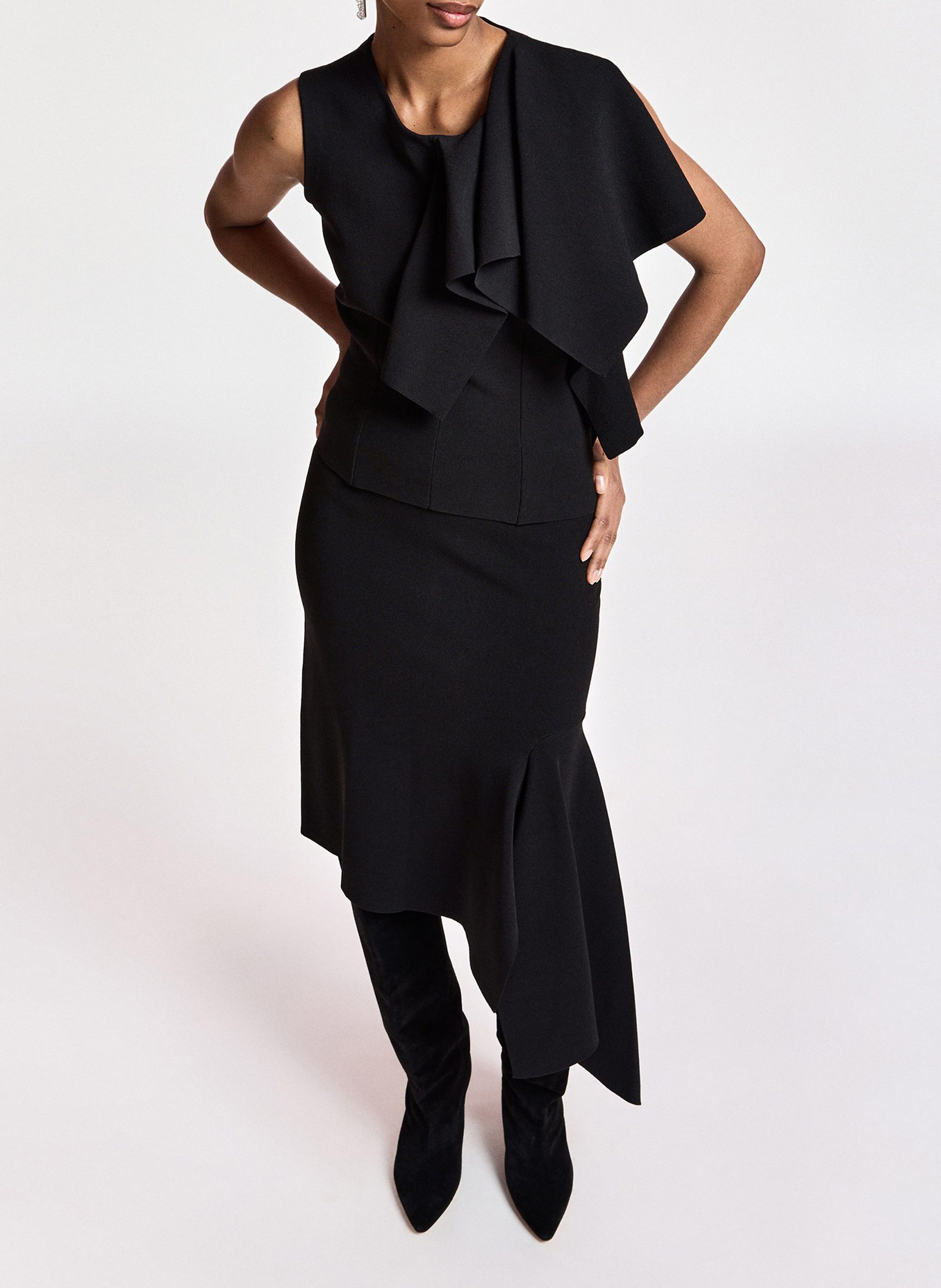Strakke top met gedrapeerd volant ESSENTIEL ANTWERP Zwart