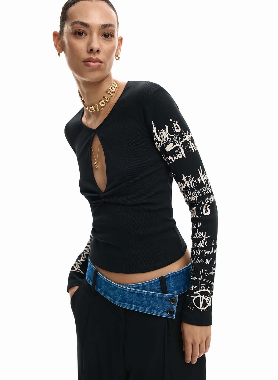 T-shirt met letteropening DESIGUAL Zwart