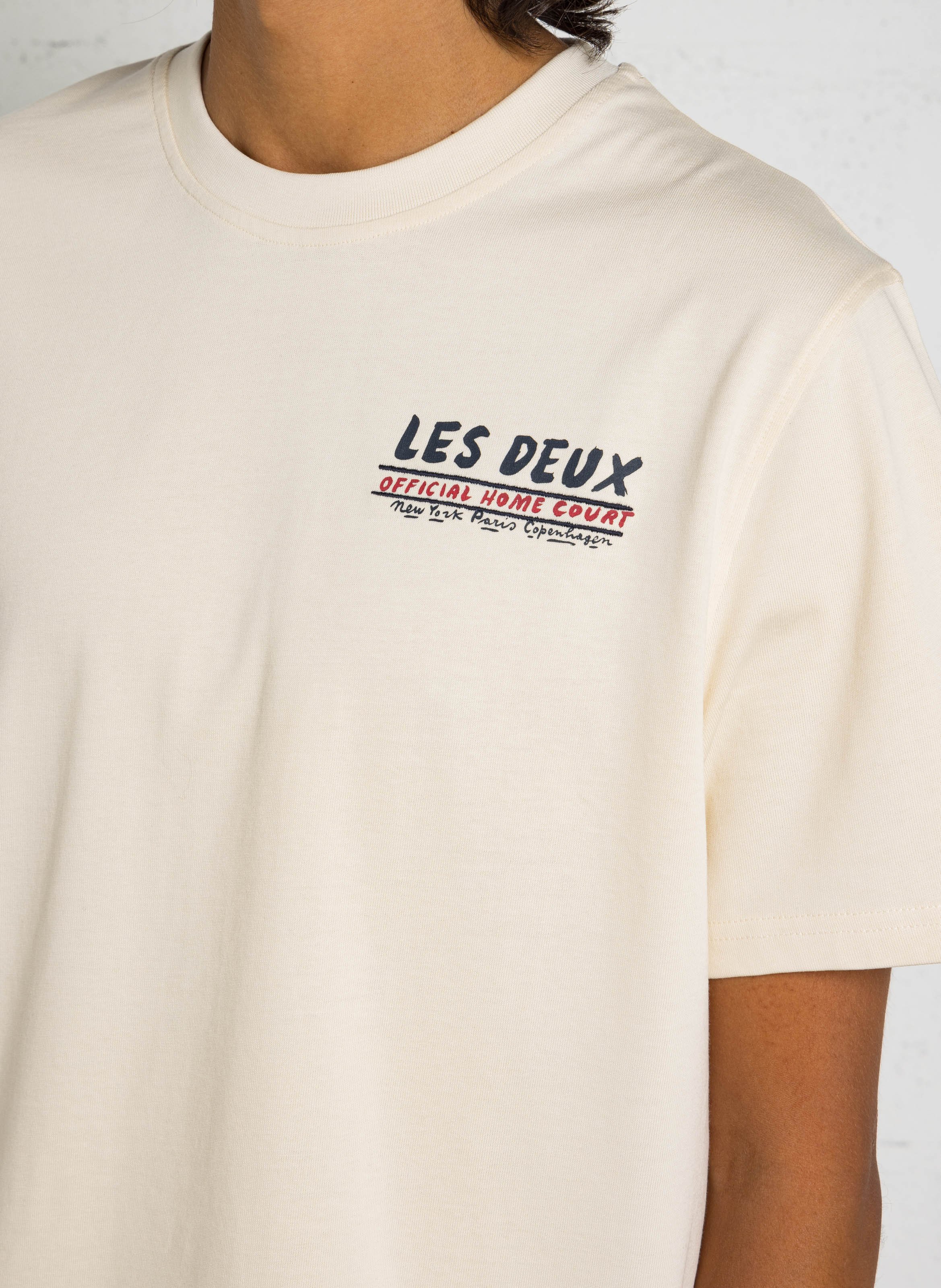 Tee-shirt droit col rond broderies et sérigraphies en coton bio LES DEUX Beige