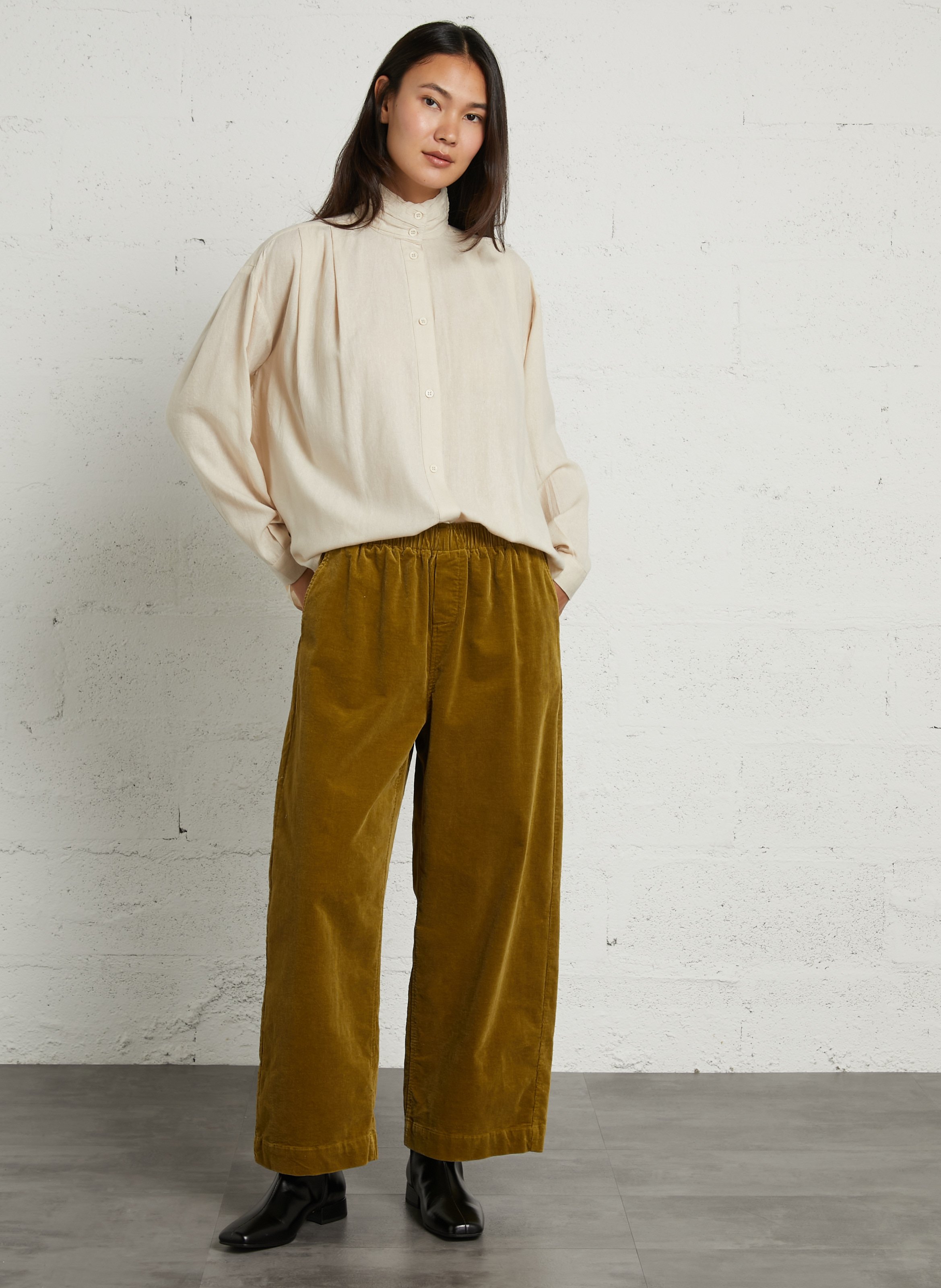 Blouse droite col montant en soie BELLEPIECE Beige