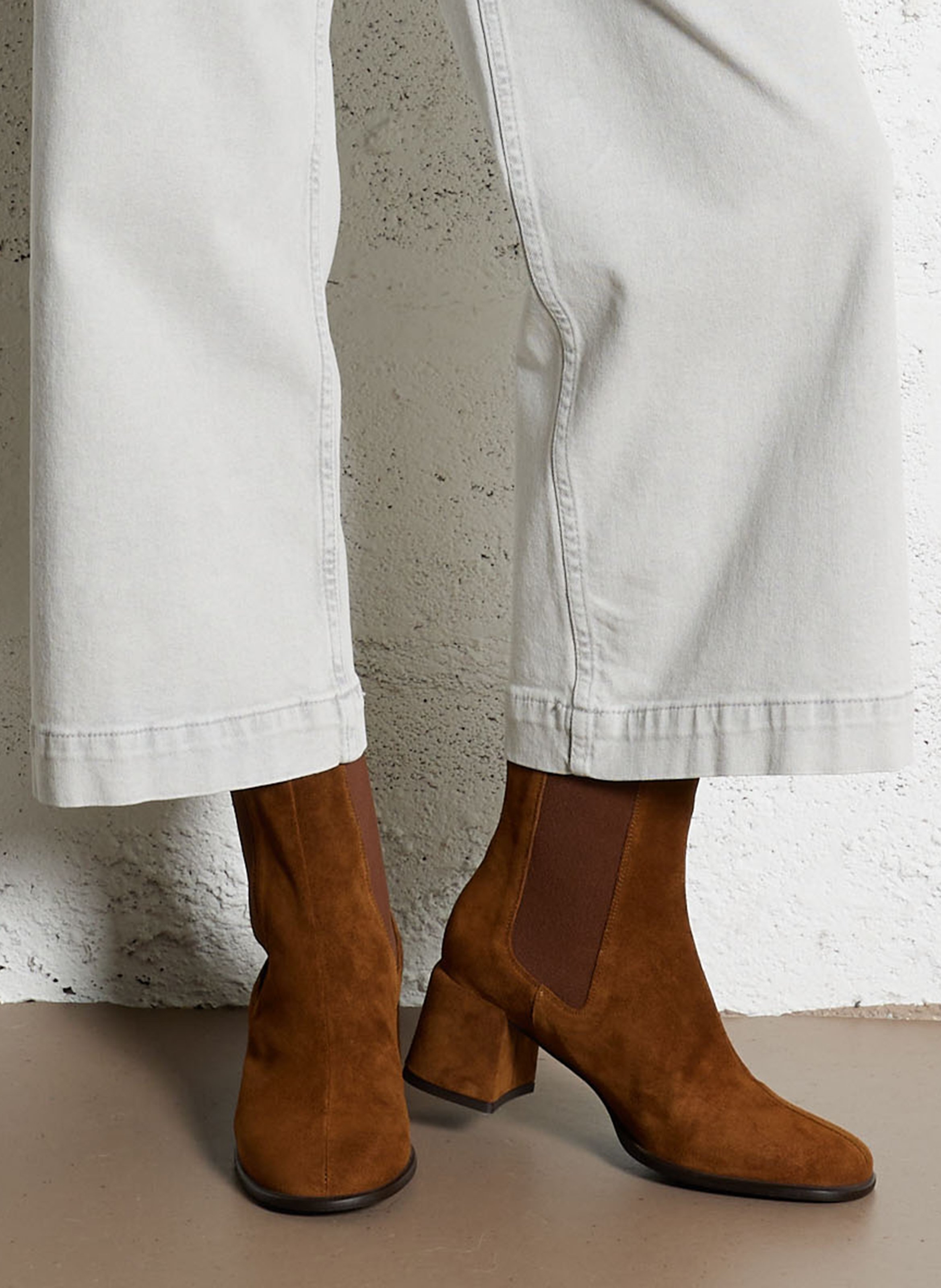 Bottines en cuir velours ANGEL ALARCON Marron