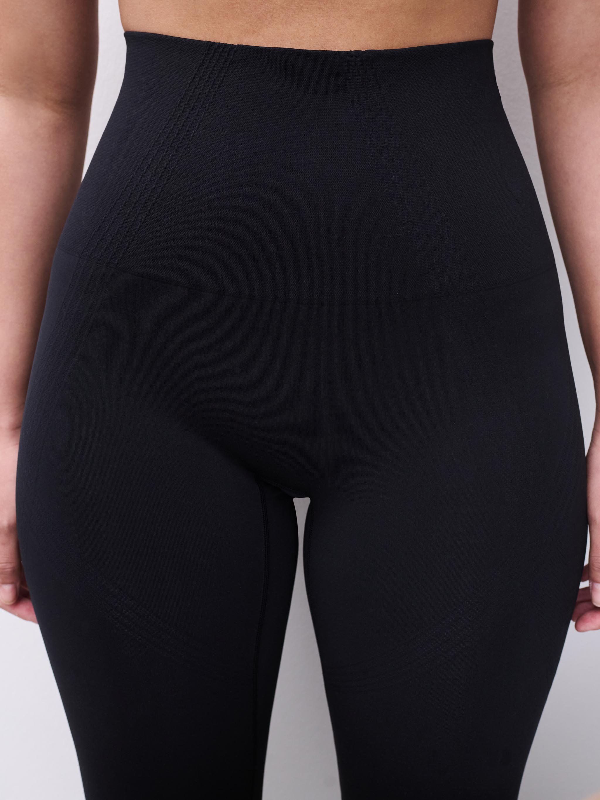 Smoothing leggings CHANTELLE Black