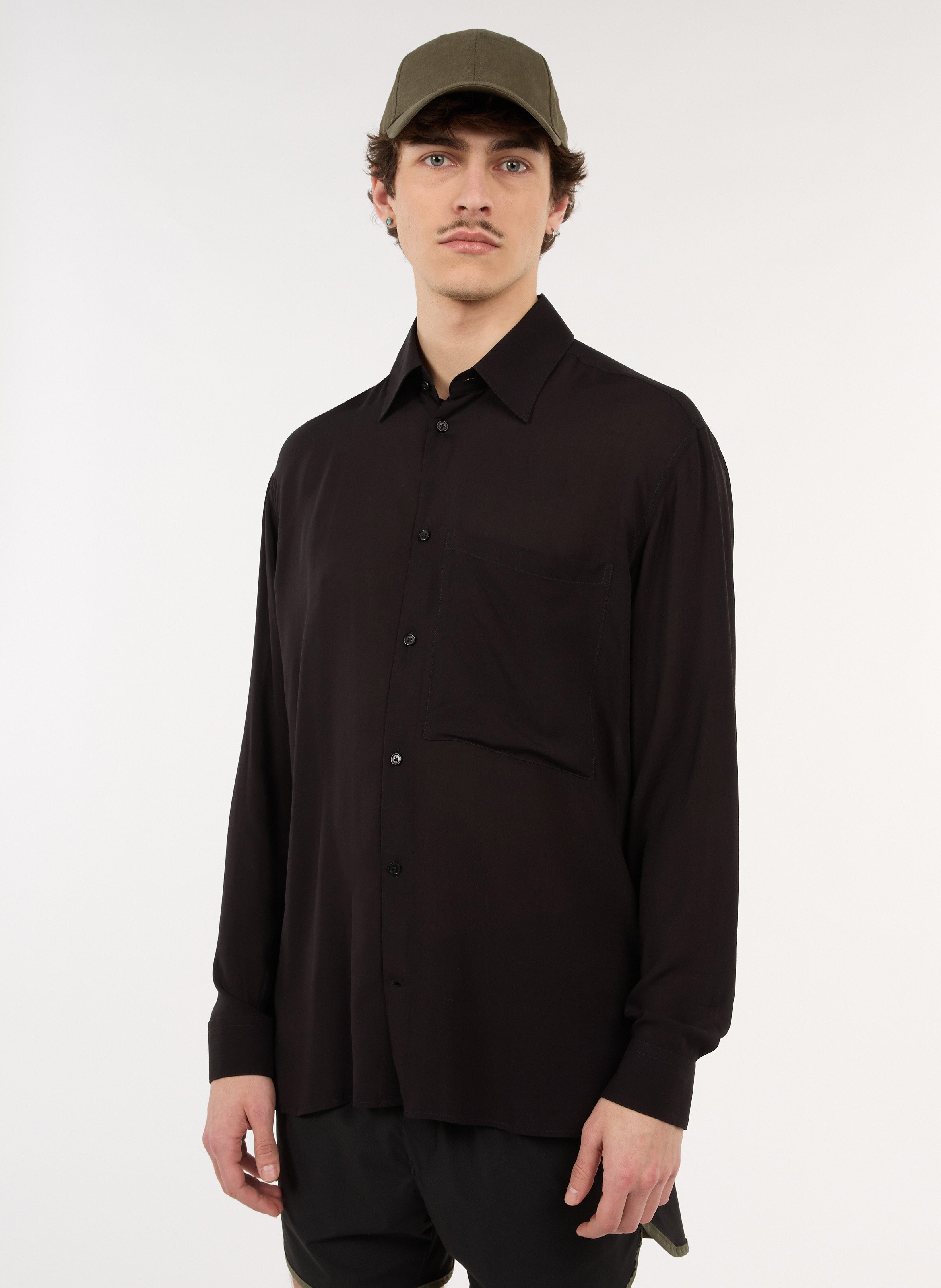 Gerade geschnittene Bluse SAISON 1865 Schwarz