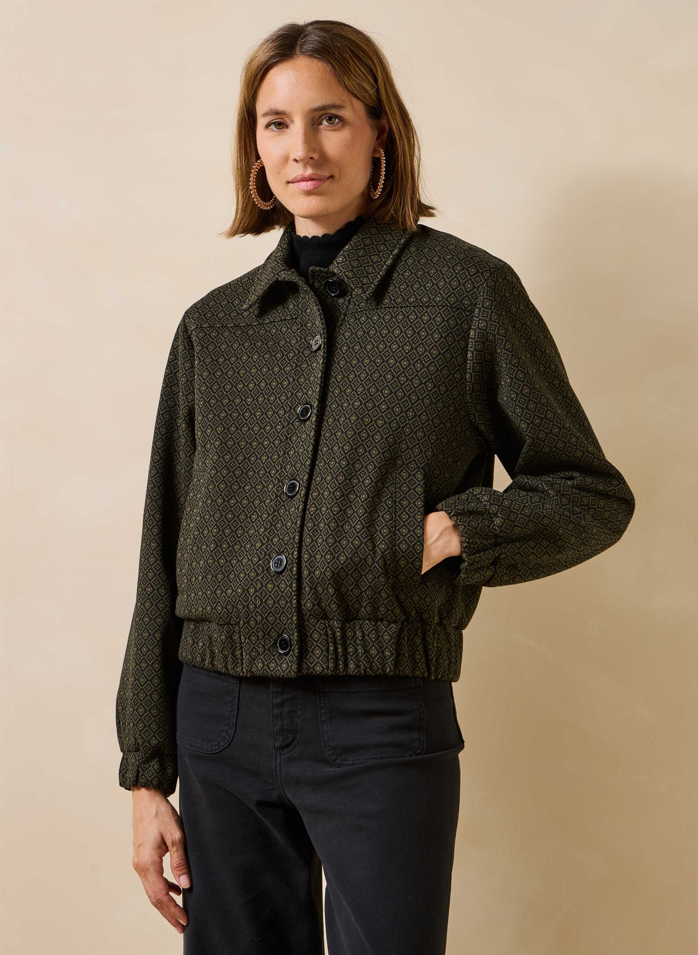 Veste droite col classique à motif LA FEE MARABOUTEE Vert