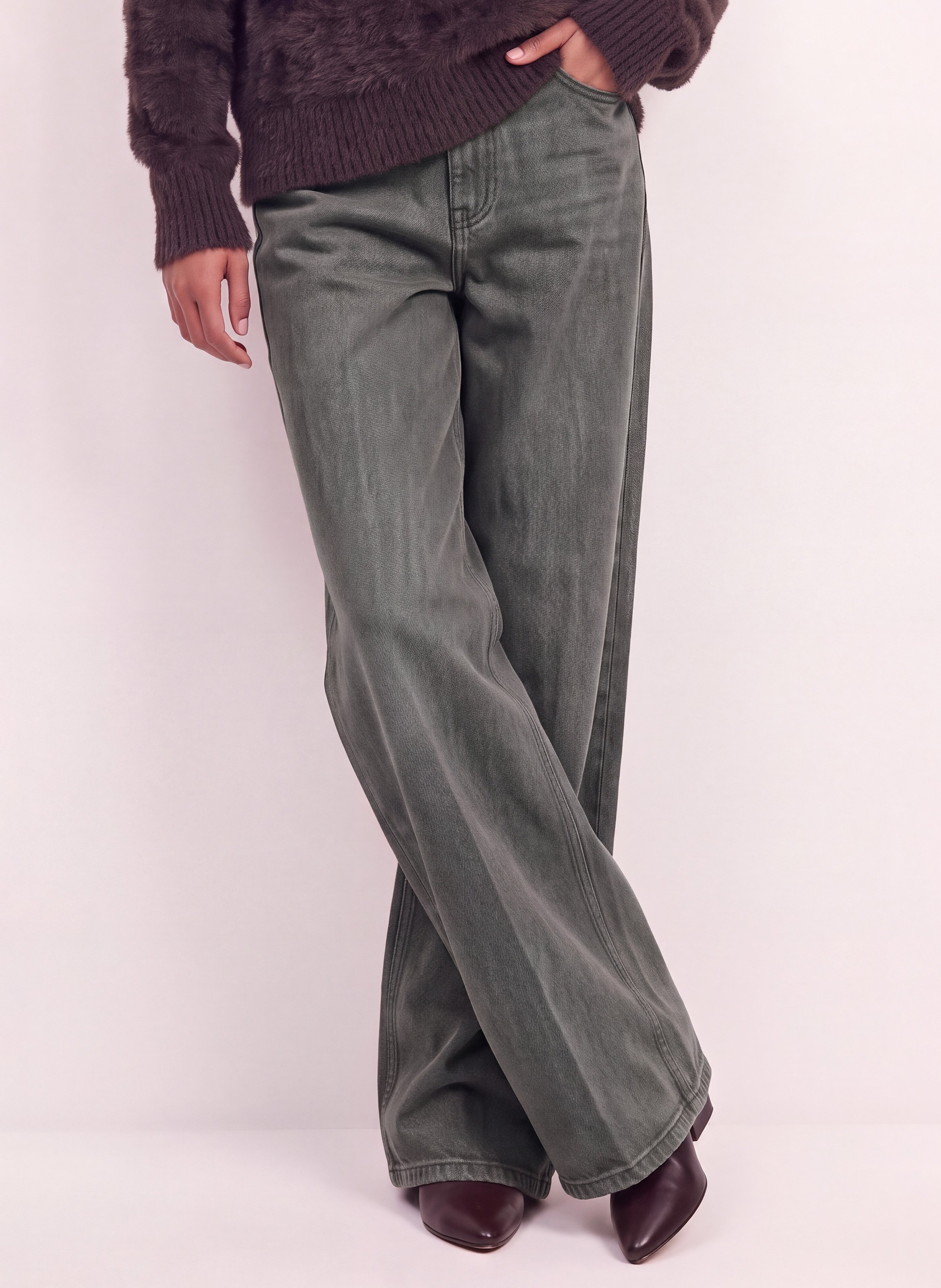 High-waisted wide-leg trousers in a solid color KOOKAI