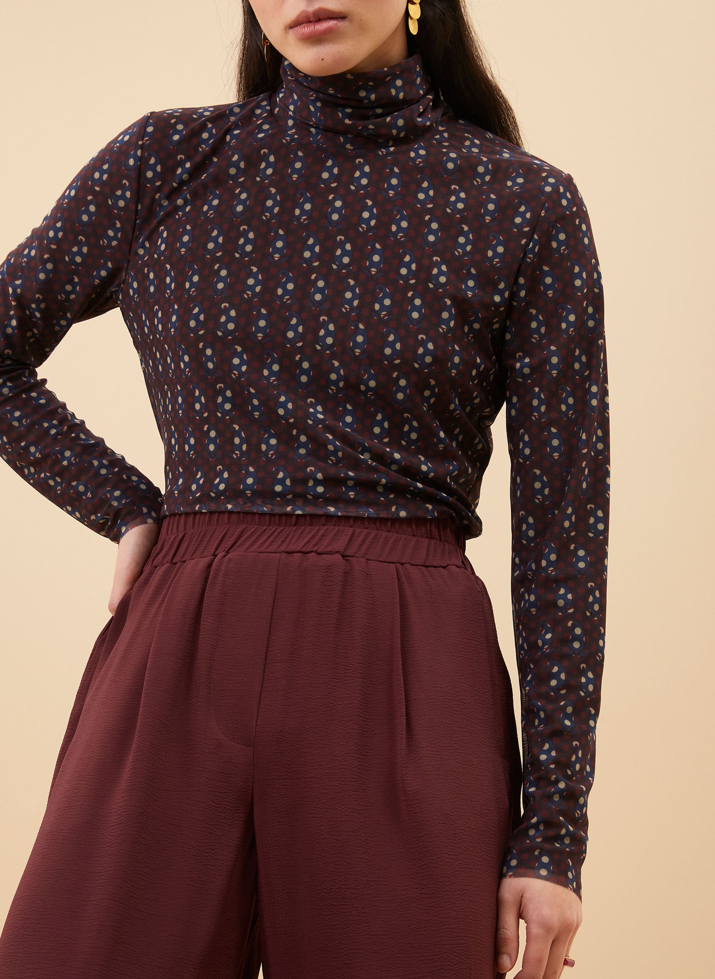 Top met opstaande kraag en print BY BAR