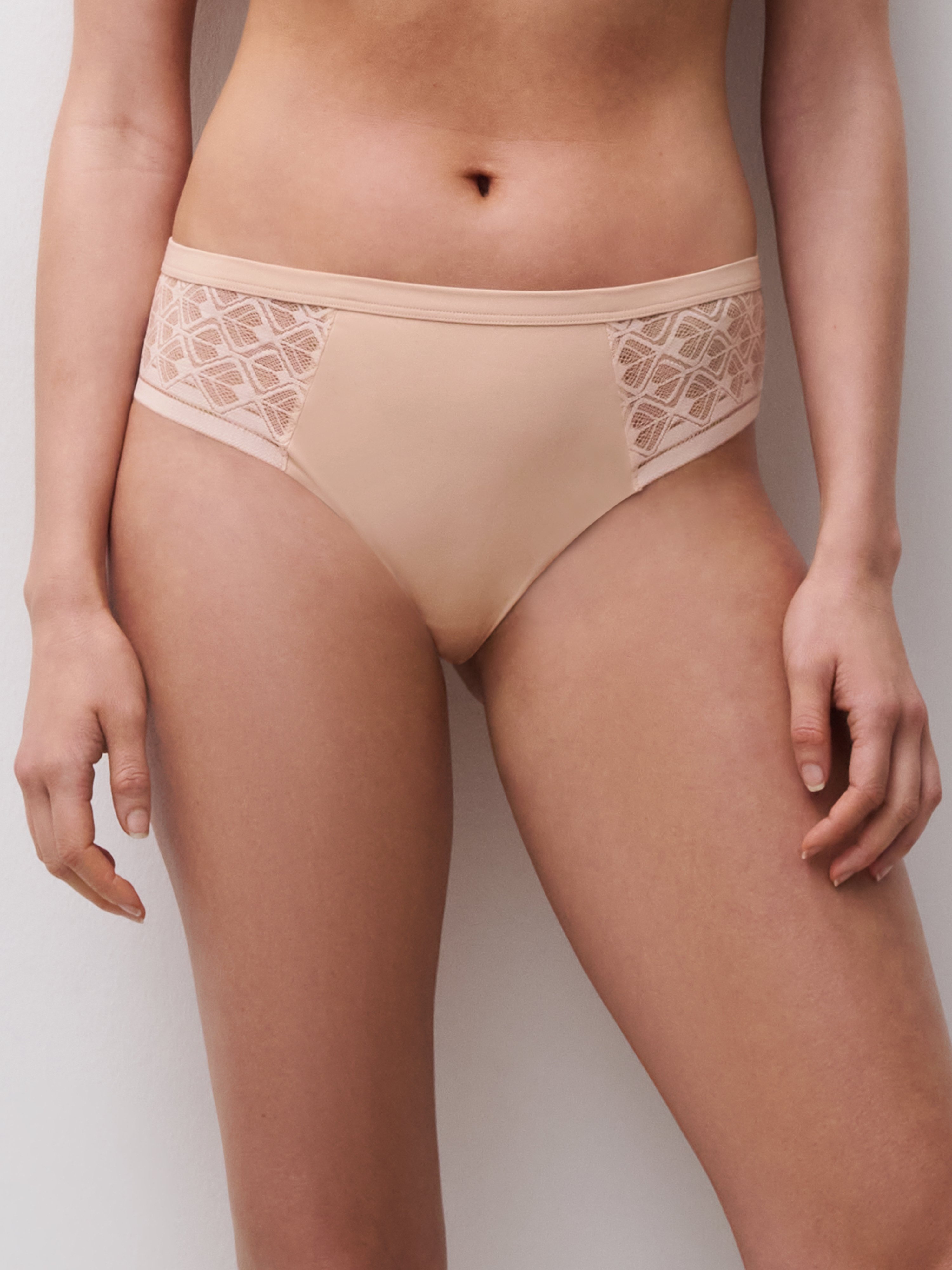 High-waisted lace panties CHANTELLE