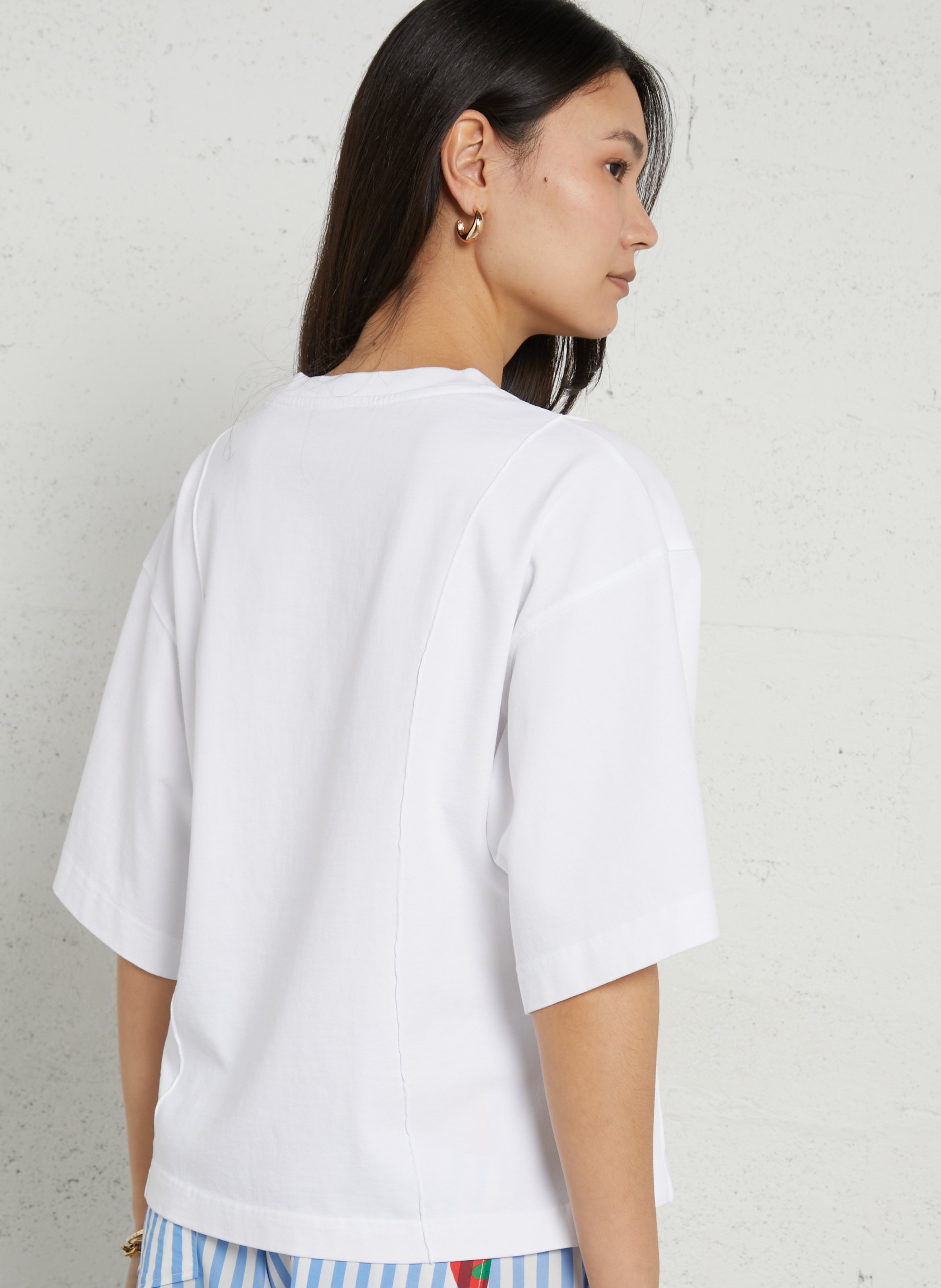 Short loose-fitting t-shirt with strawberry embroidery DR BLOOM White
