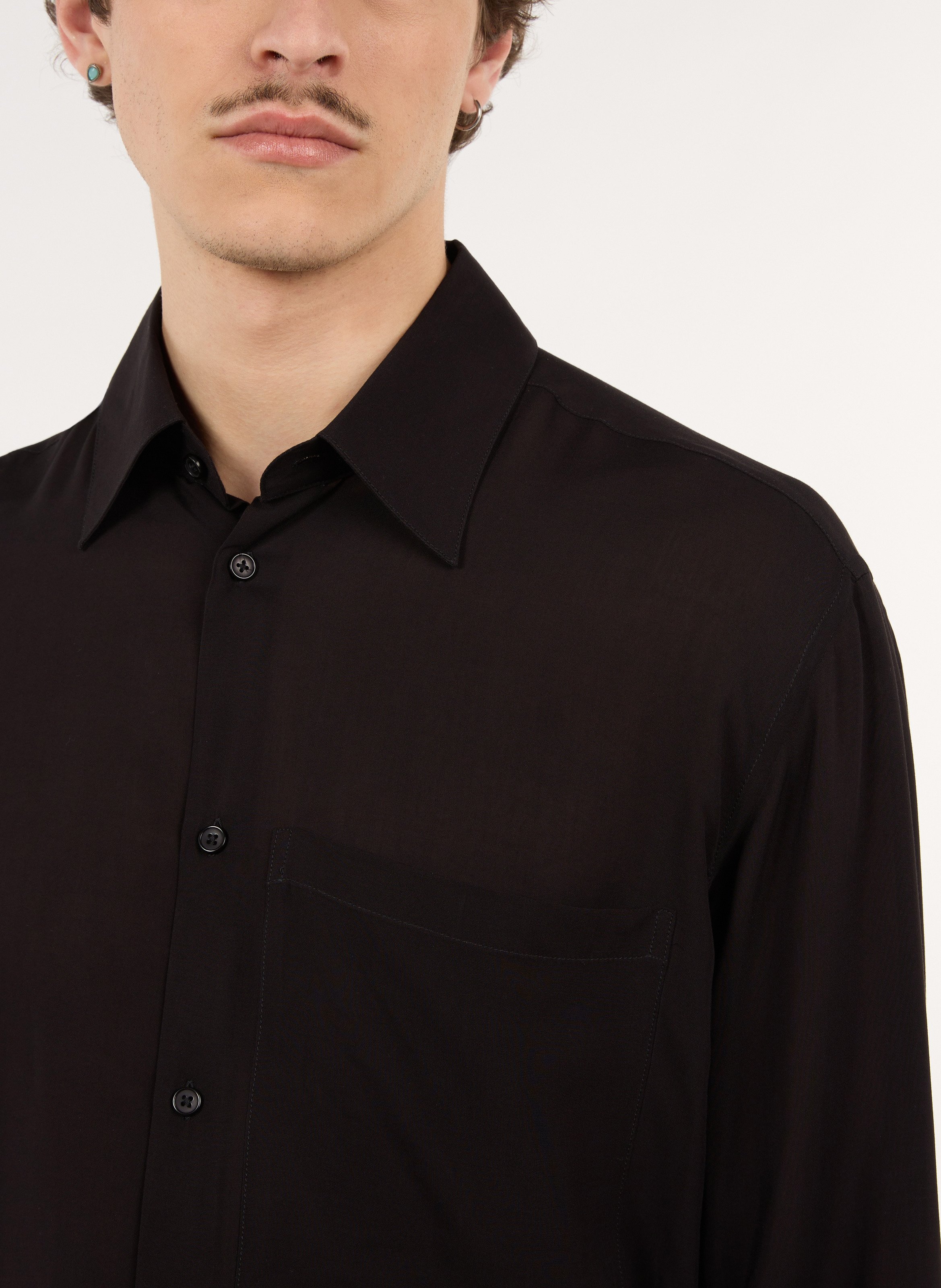 Gerade geschnittene Bluse SAISON 1865 Schwarz