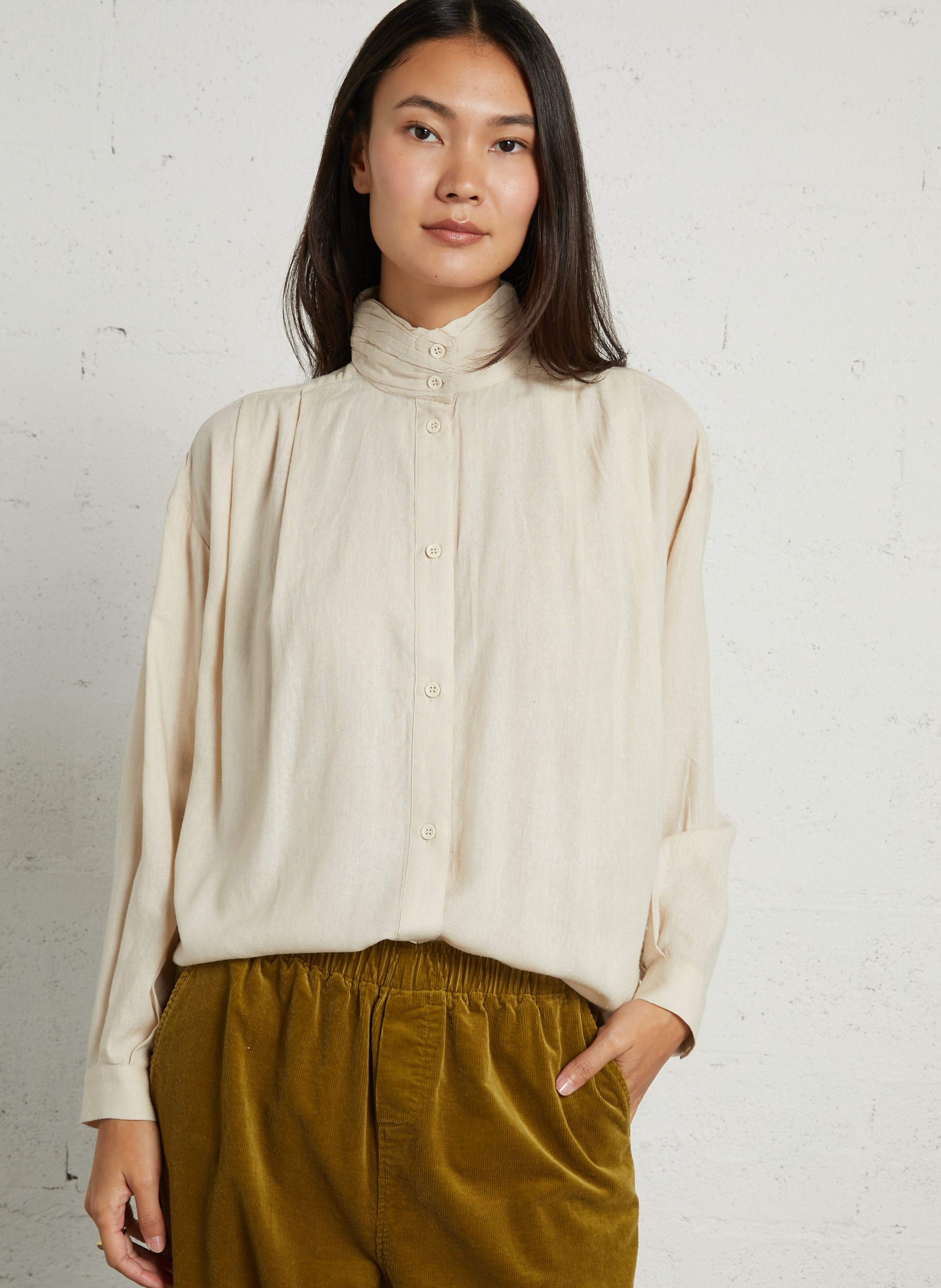 Blouse droite col montant en soie BELLEPIECE Beige