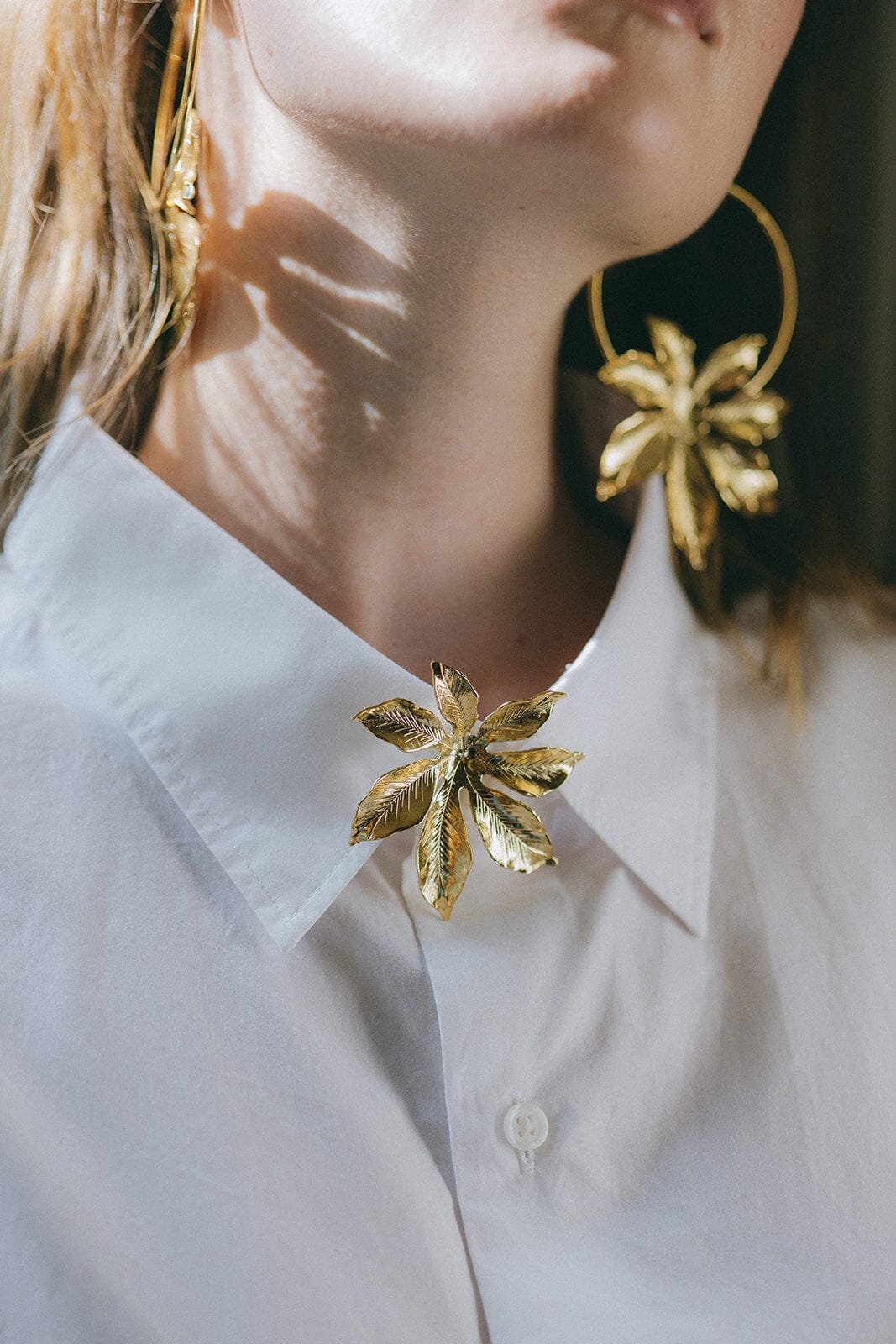 HESPÉRIS - fine gold-plated flower brooch MONSIEUR SIMONE Golden