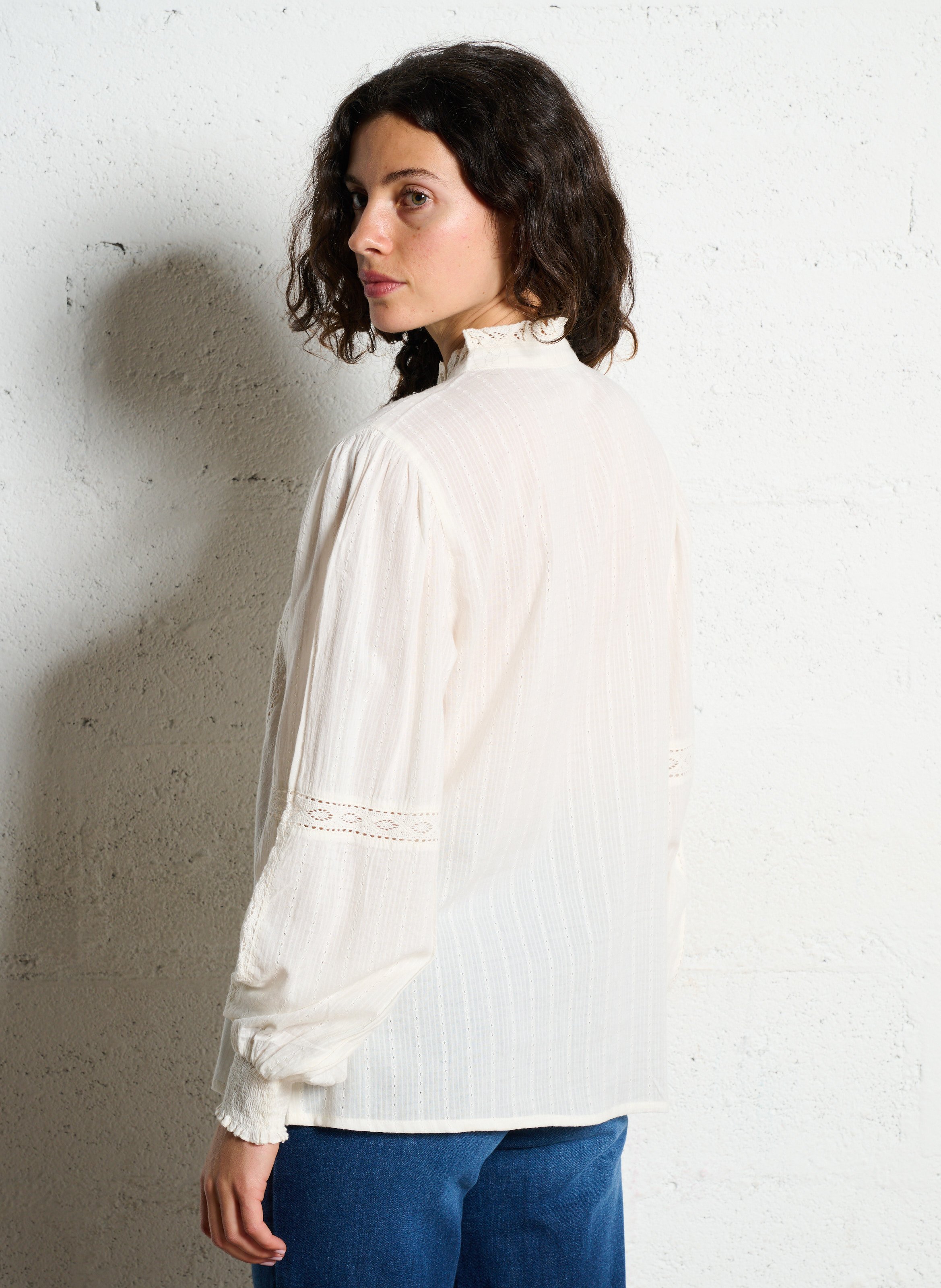 Blouse boutonnée brodée à dentelle MAISON 123 Beige