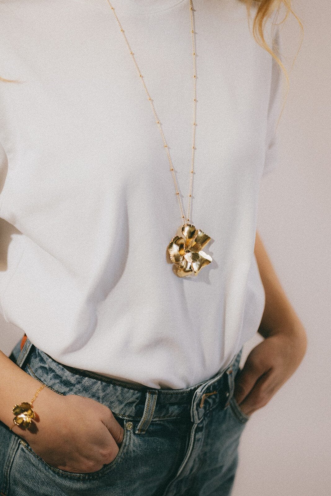 Long necklace with gold-plated flowers MONSIEUR SIMONE Silver