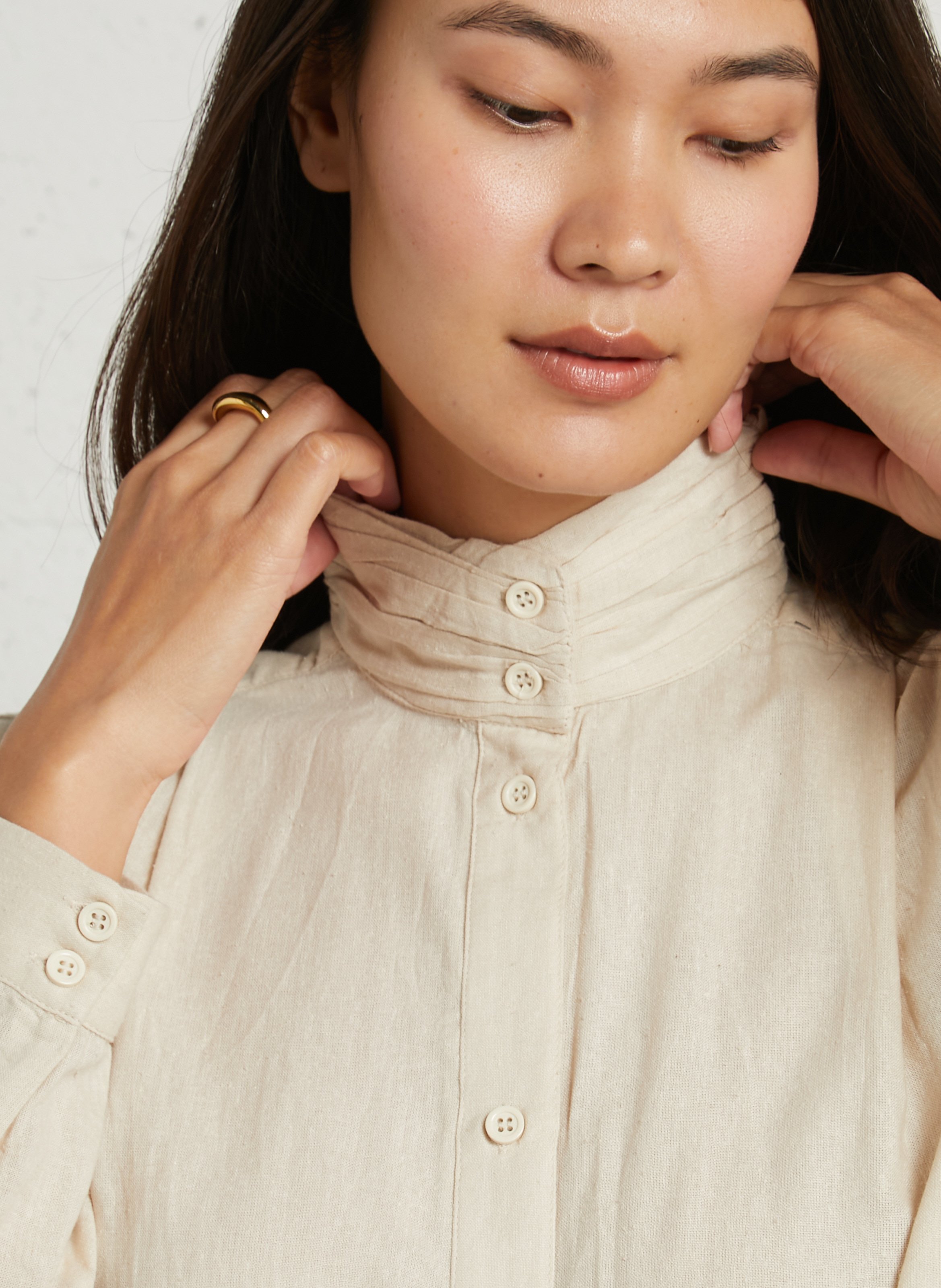 Blouse droite col montant en soie BELLEPIECE Beige