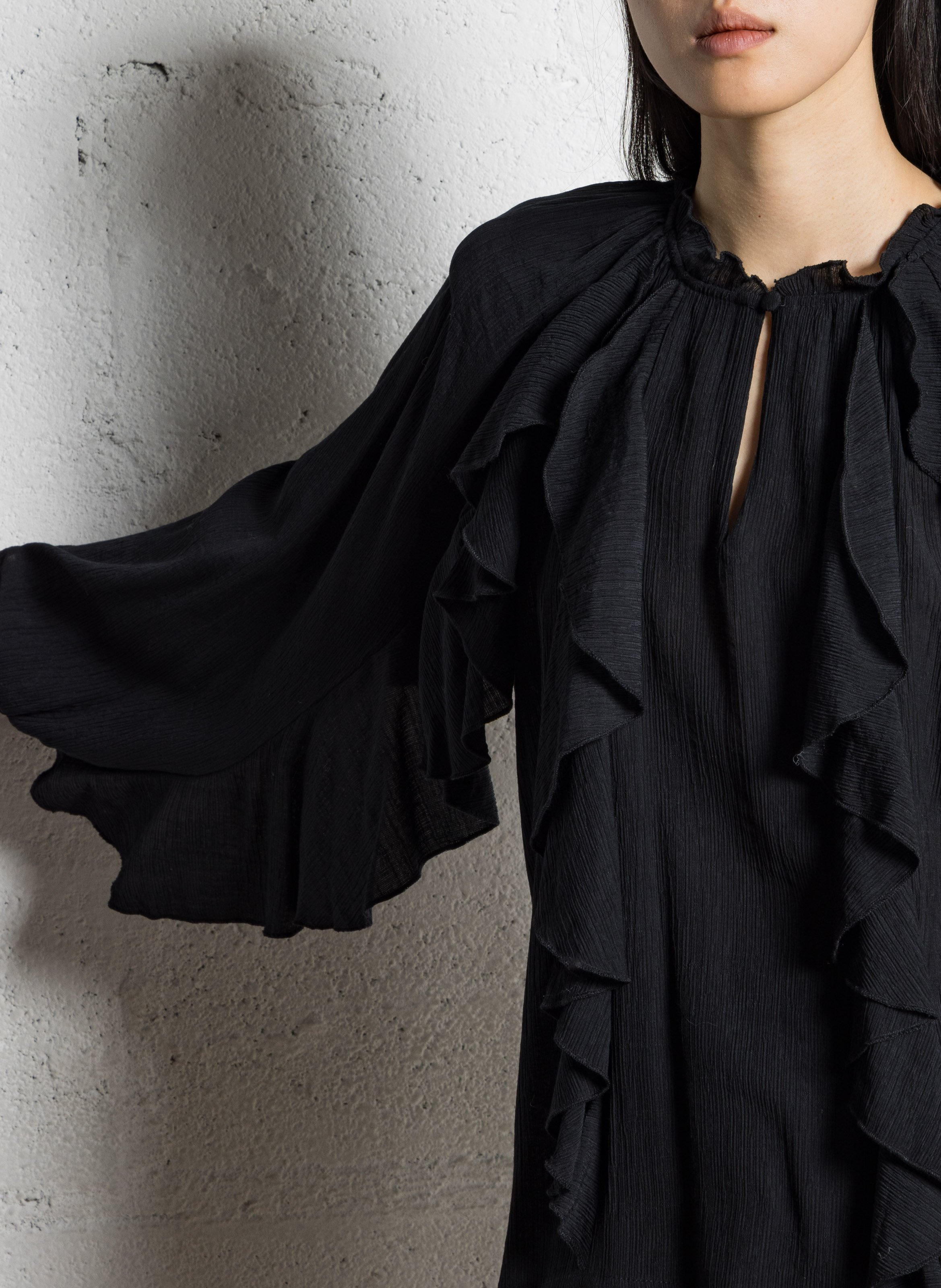 Blusa holgada con volantes cuello redondo LA PETITE ETOILE Negro