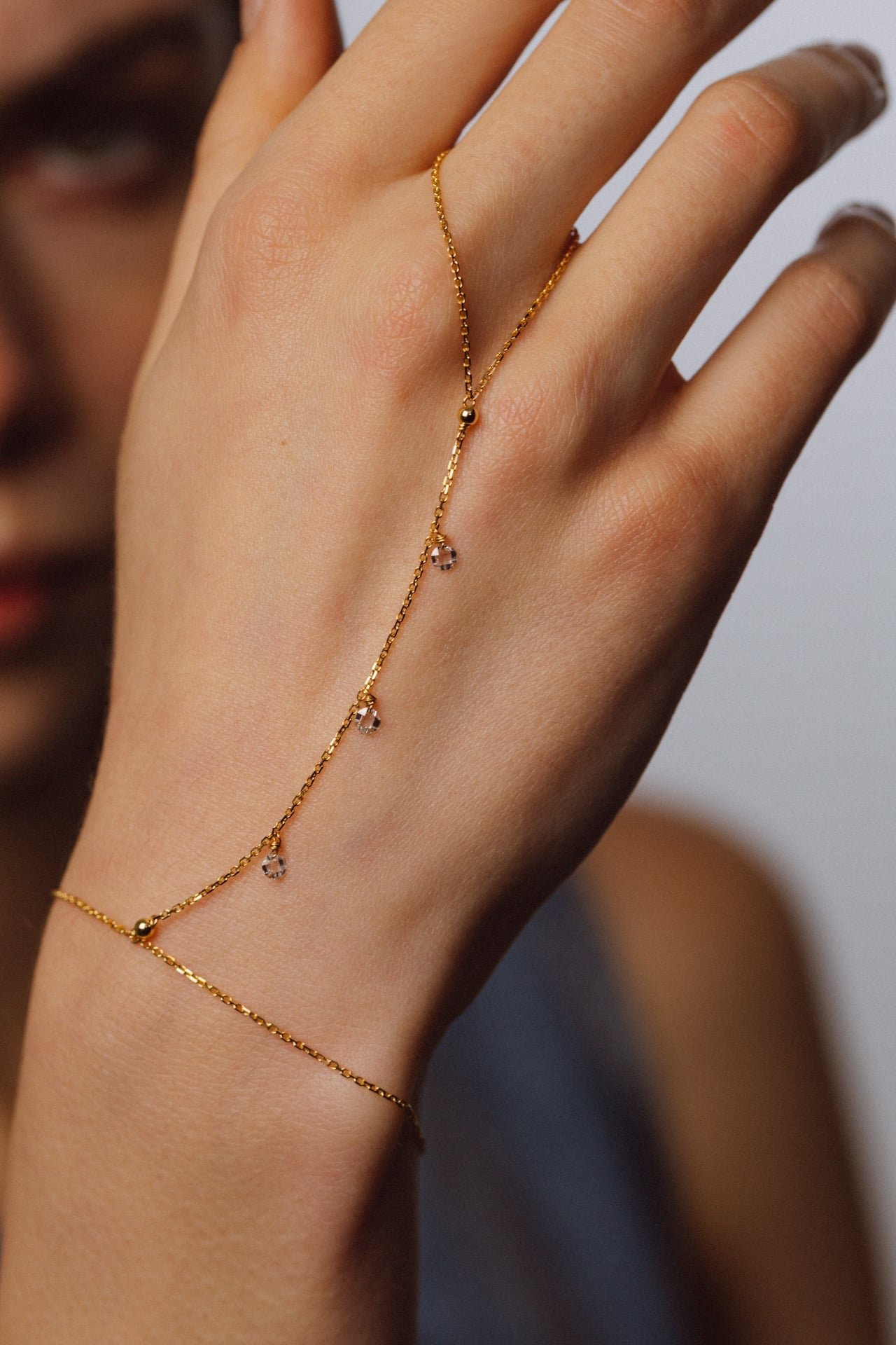 Hand jewel sofia gold 750 white diamond YAY Golden