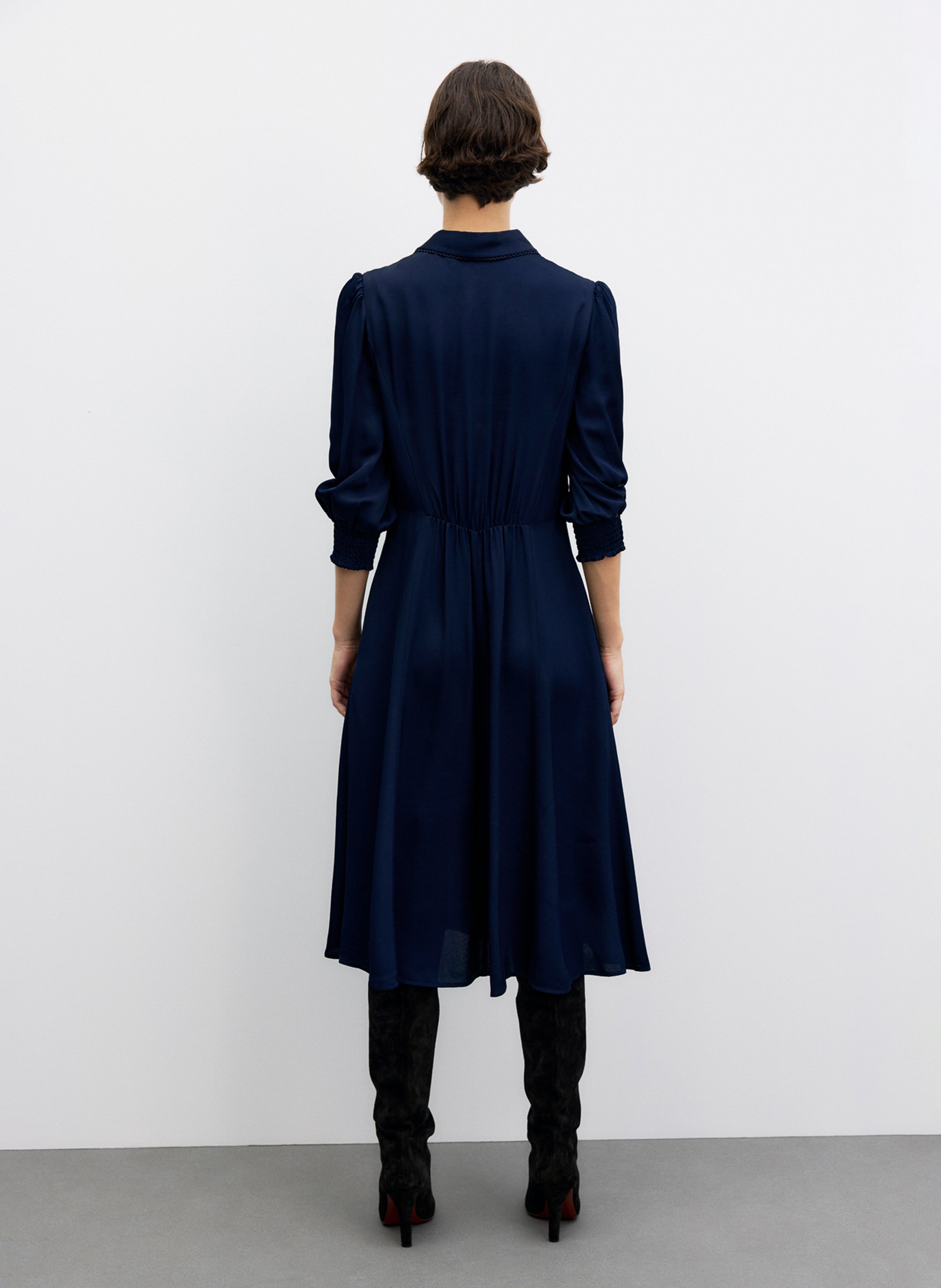 Figurbetontes Midikleid mit Strassknöpfen GERARD DAREL Blau
