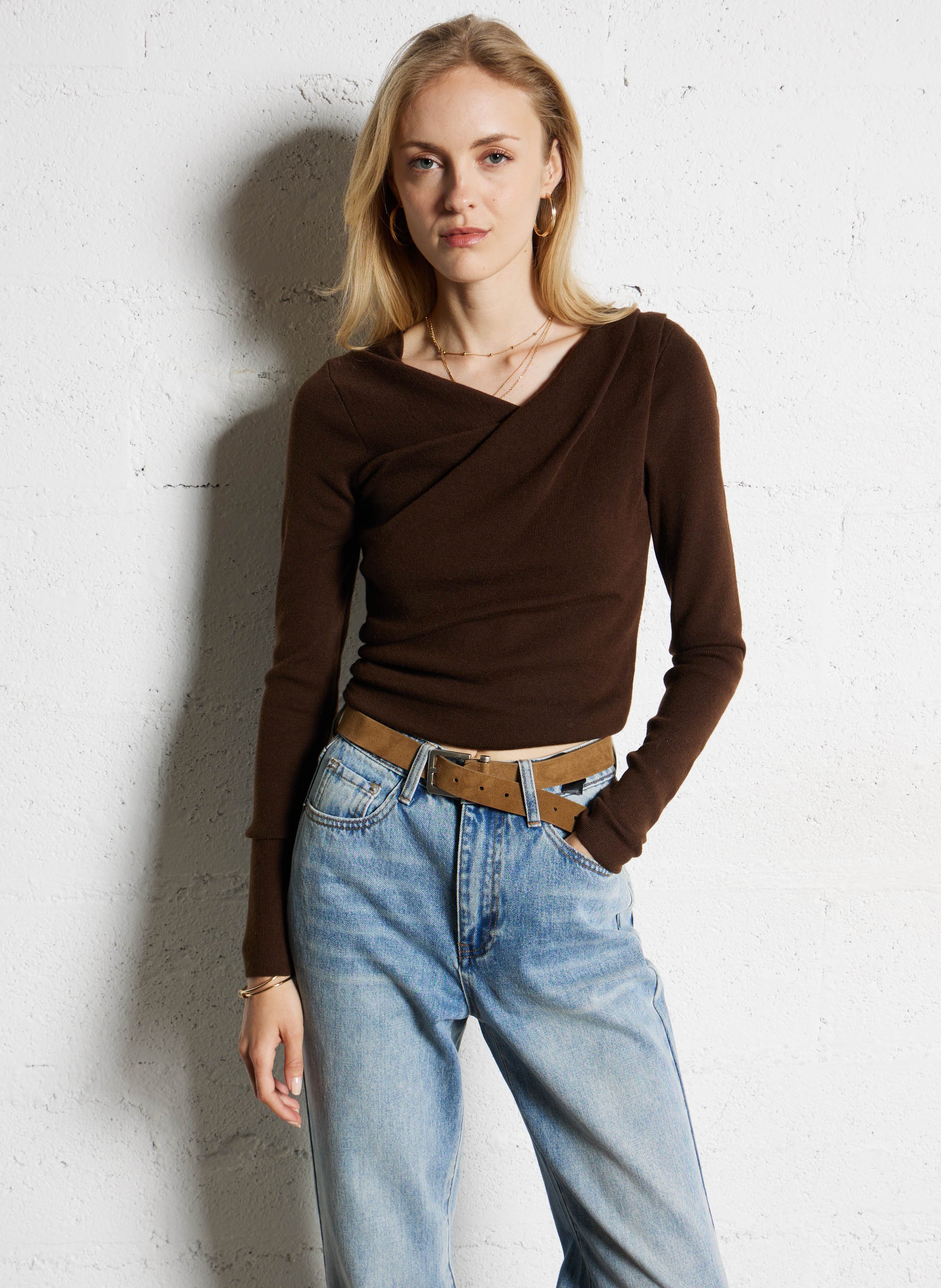 Pull ajusté col bénitier uni SUNCOO Marron