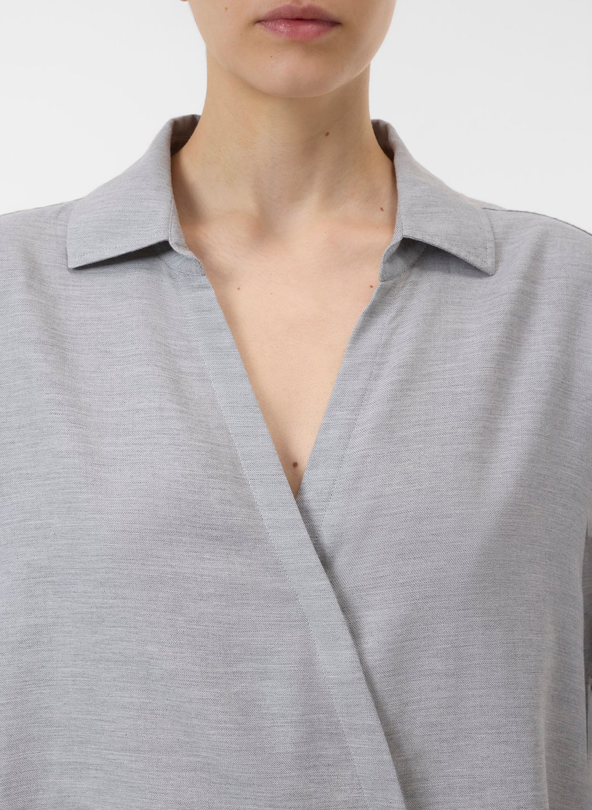 Solid straight blouse with asymmetric buttons CLOSED Grey