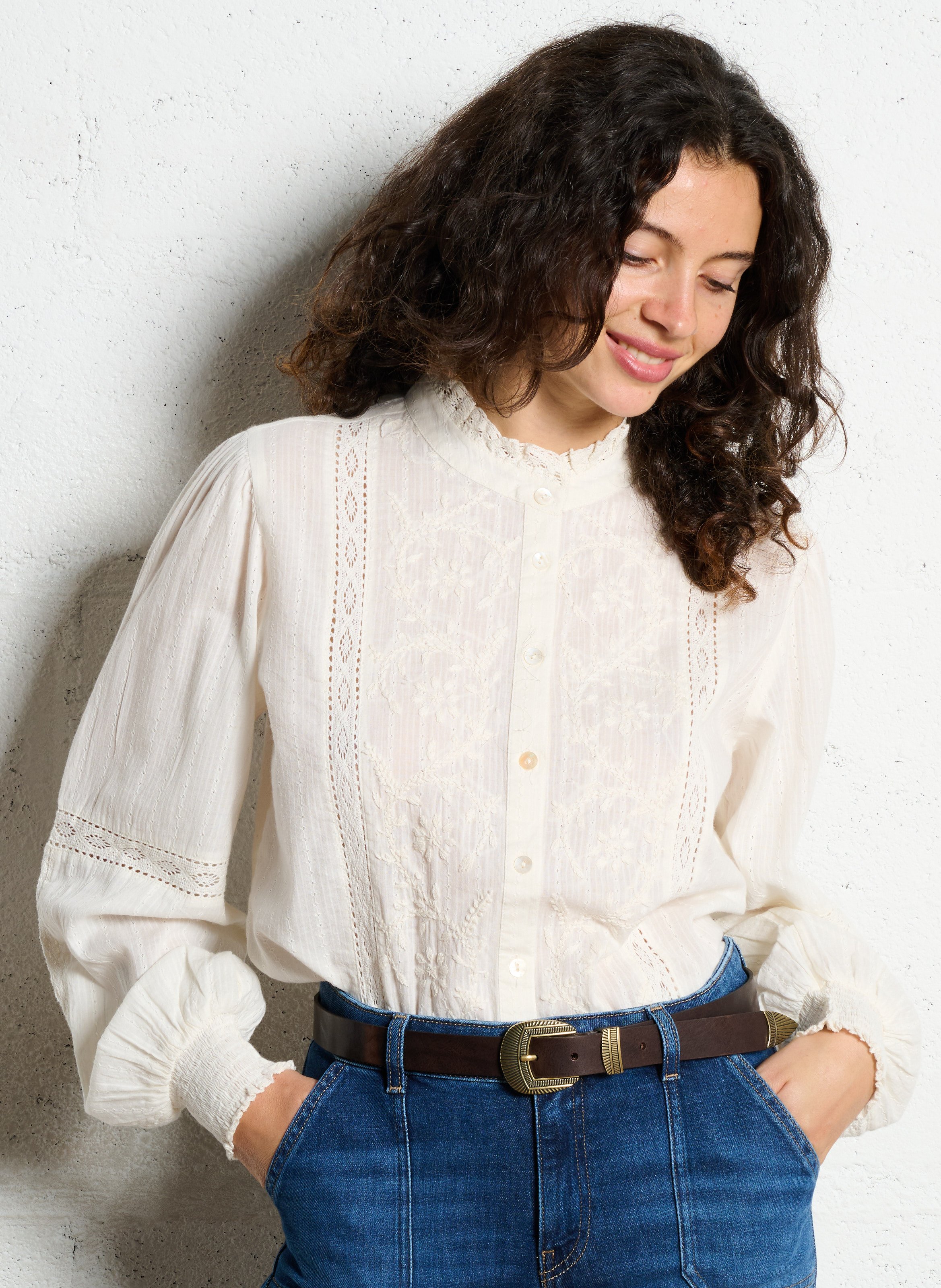 Blouse boutonnée brodée à dentelle MAISON 123 Beige