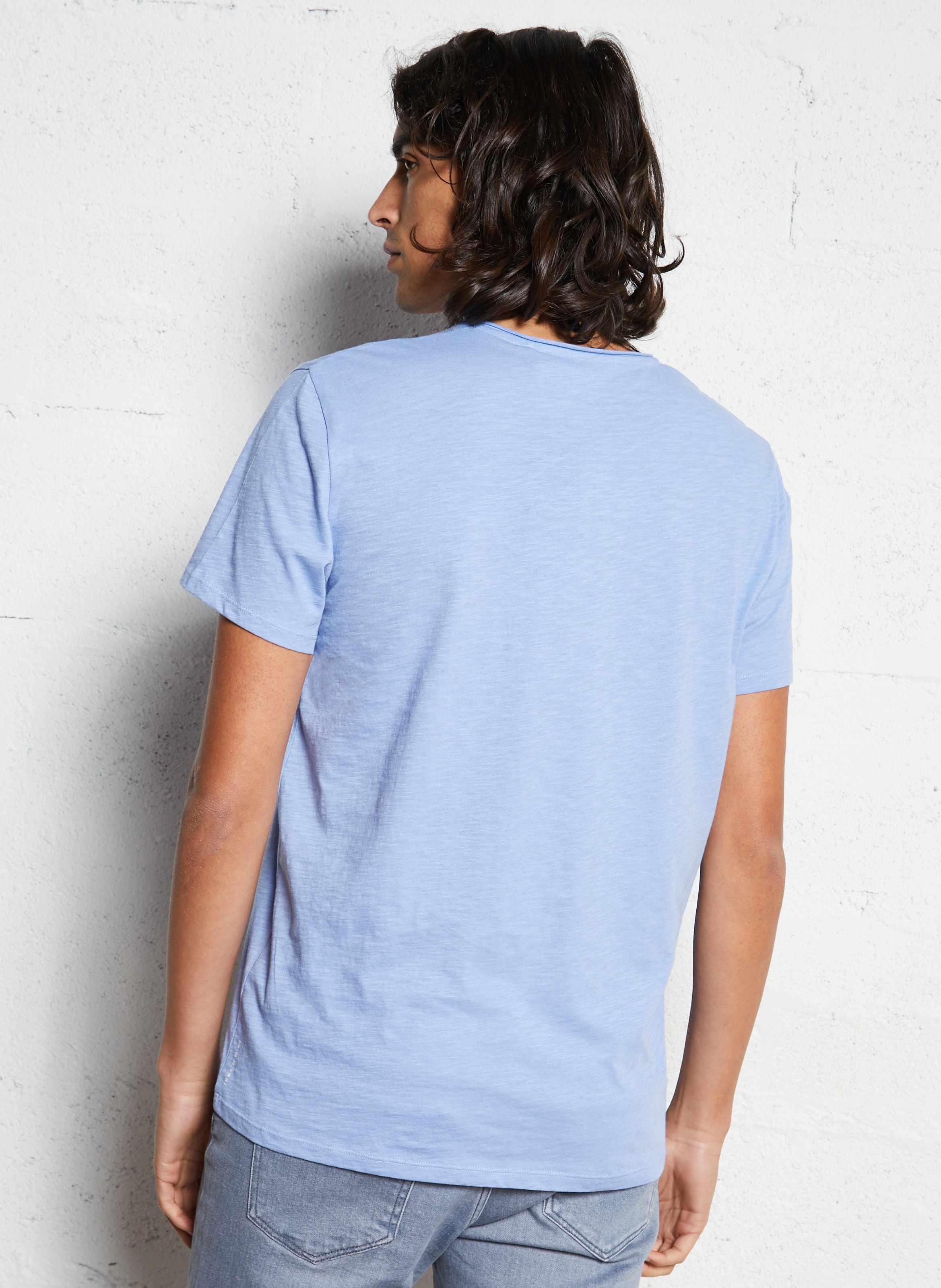 Gerade geschnittenes Baumwoll-T-Shirt mit V-Ausschnitt IKKS Blau