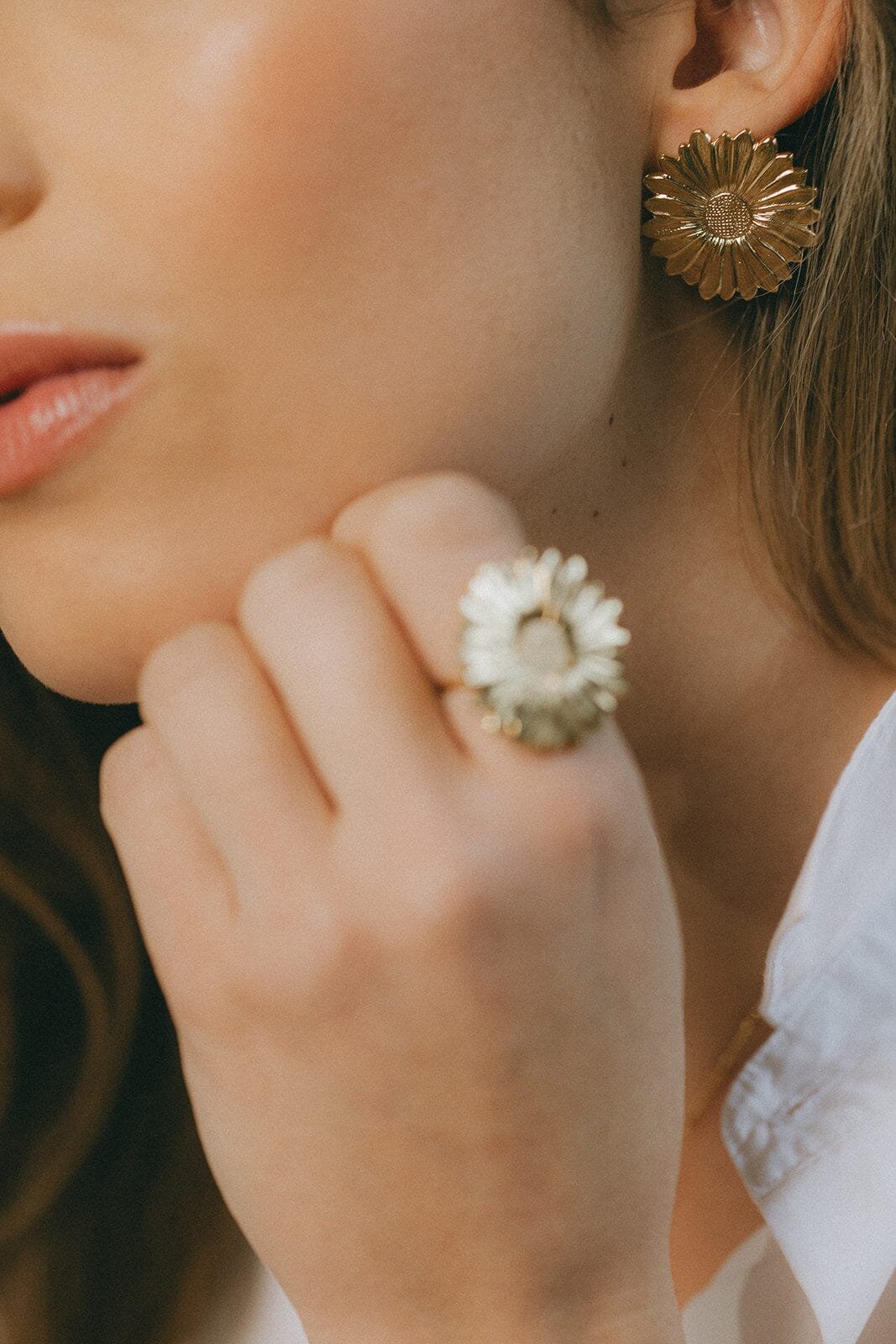 Large flower stud earrings in silver-plated  MONSIEUR SIMONE Golden