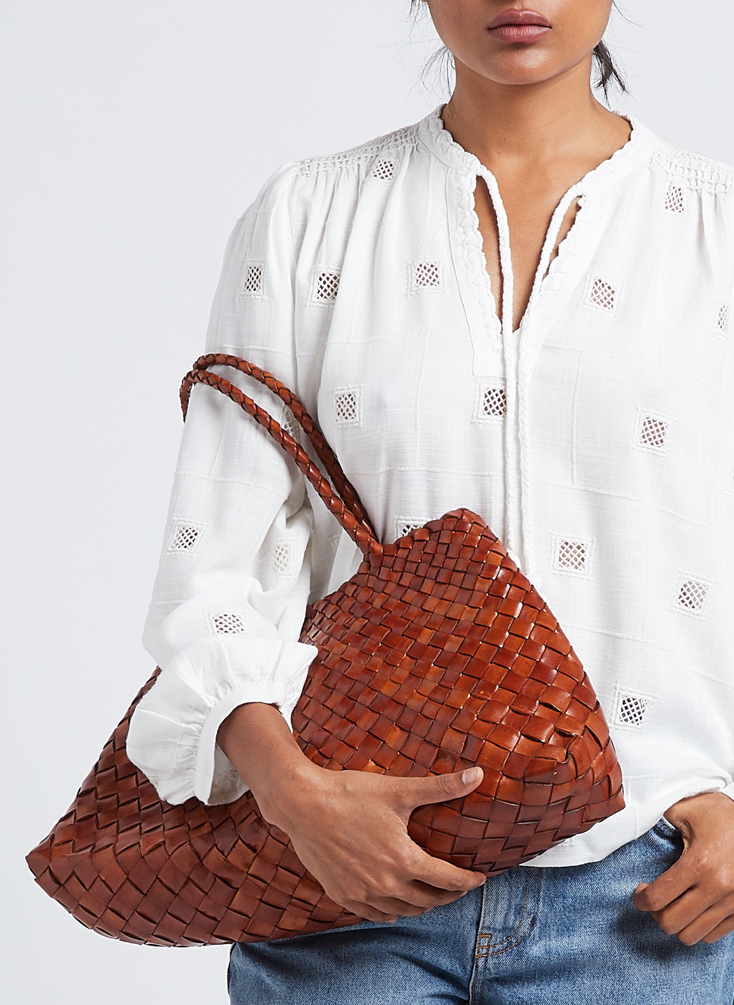 Gewebter Korb aus Leder DRAGON DIFFUSION Braun