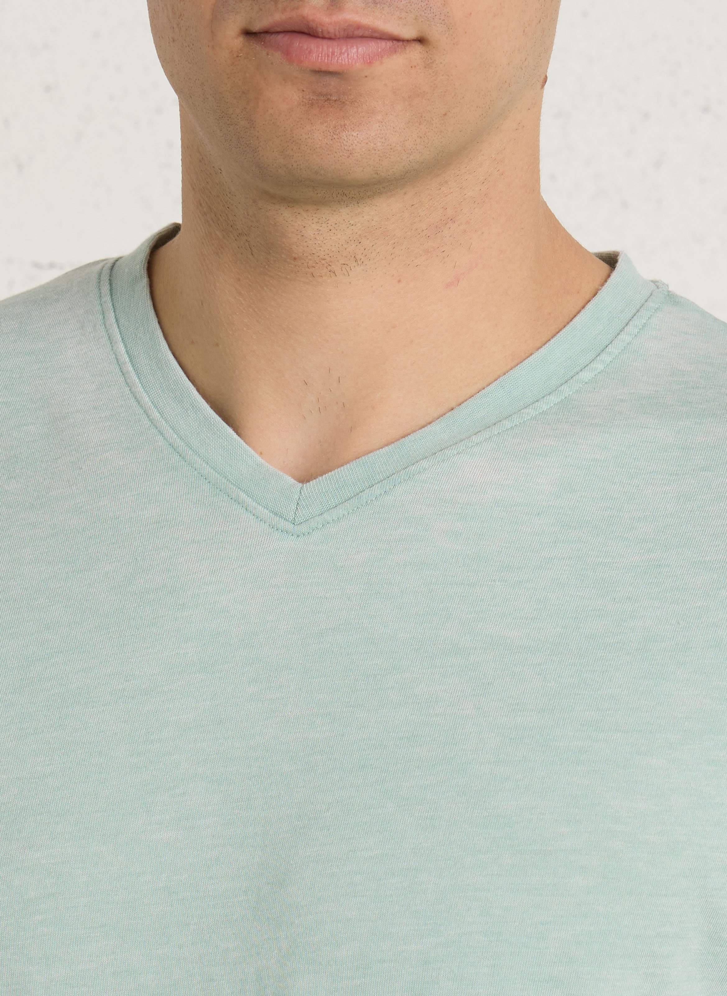 Straight heathered V-neck t-shirt LE TEMPS DES CERISES Blue