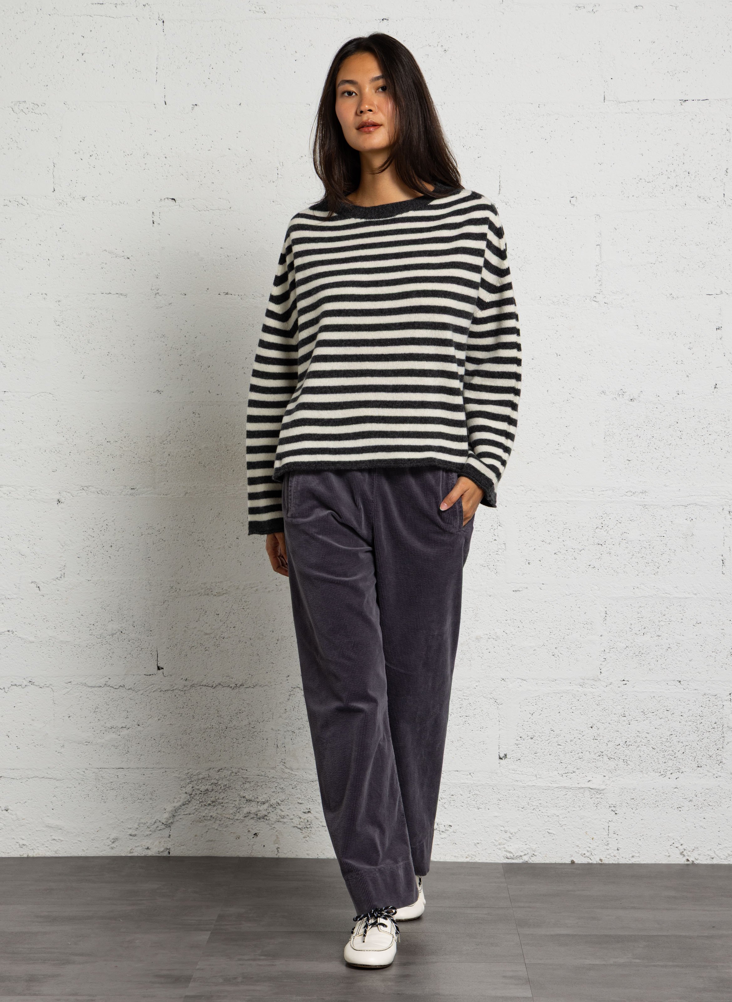 Loose-fit round-neck wool jumper HOD PARIS Black