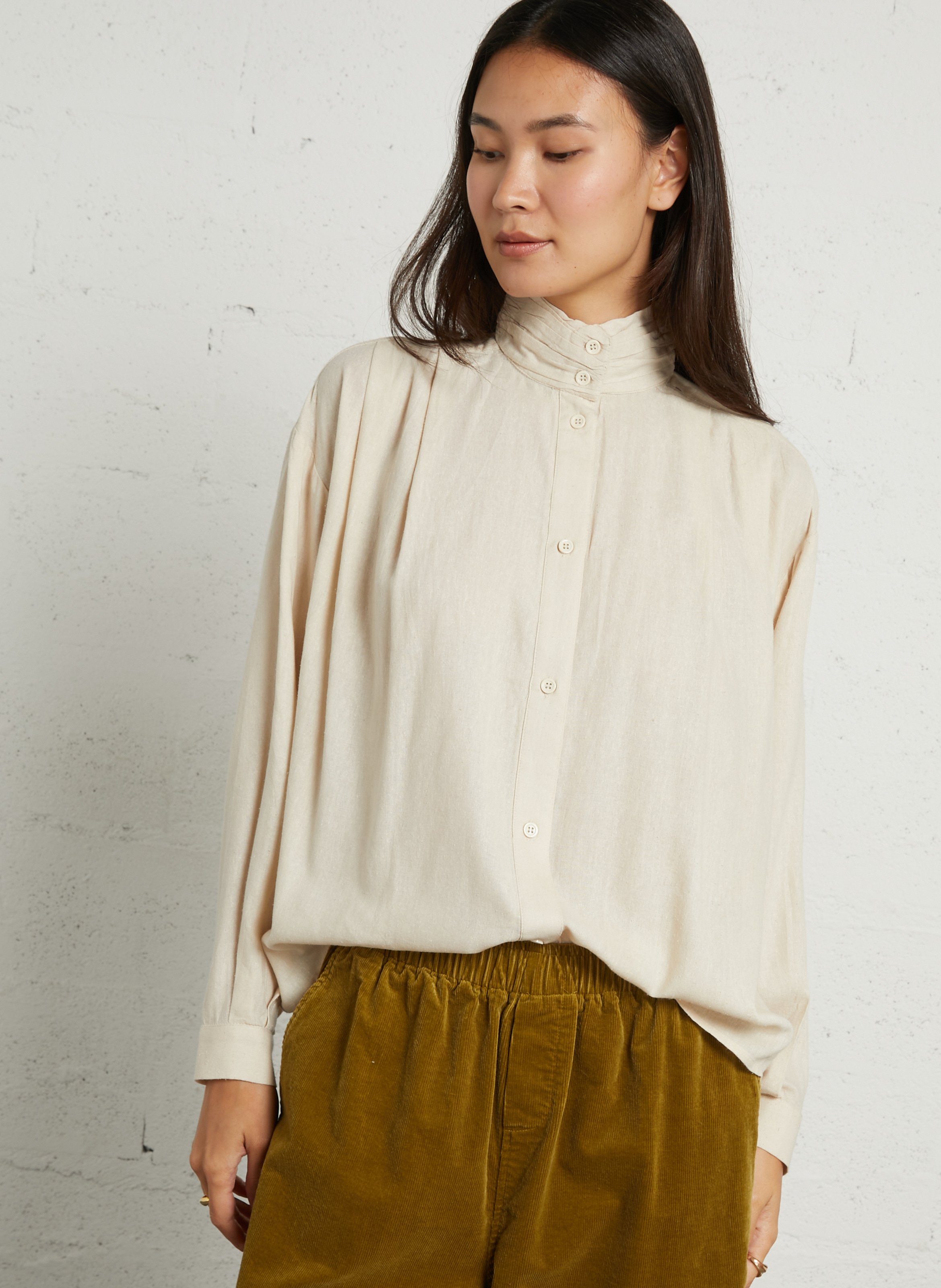 Blouse droite col montant en soie BELLEPIECE Beige