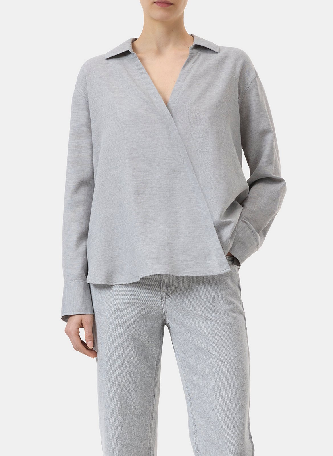 Solid straight blouse with asymmetric buttons CLOSED Grey