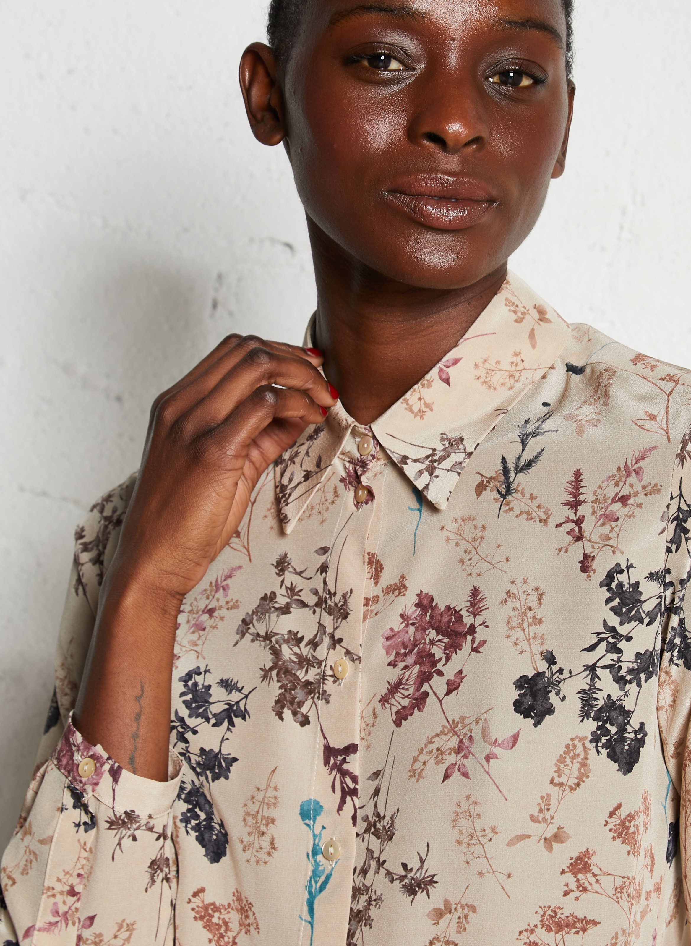 Chemise droite en soie MOMONI Beige