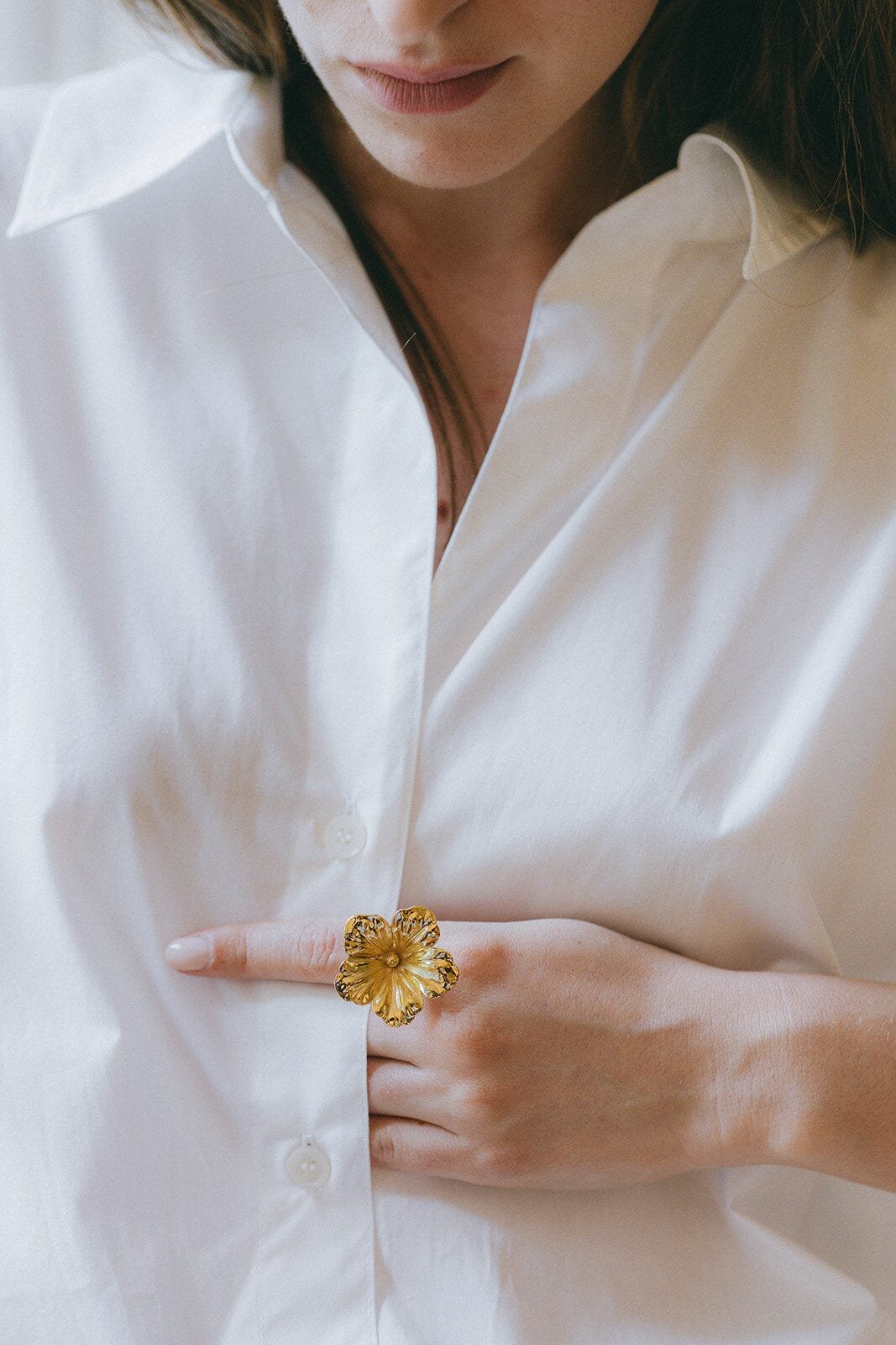 THÉIA - fine gold-plated flower maxi ring MONSIEUR SIMONE Golden