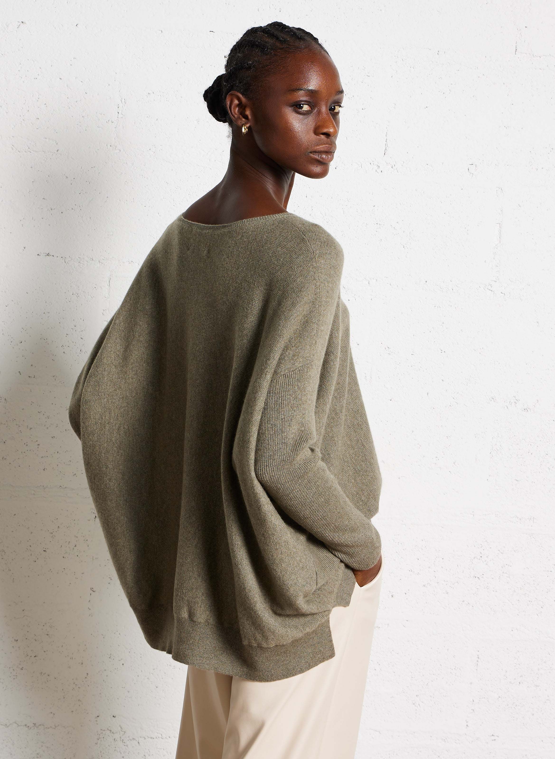 Pull ample col bateau en cachemire KUJTEN Kaki