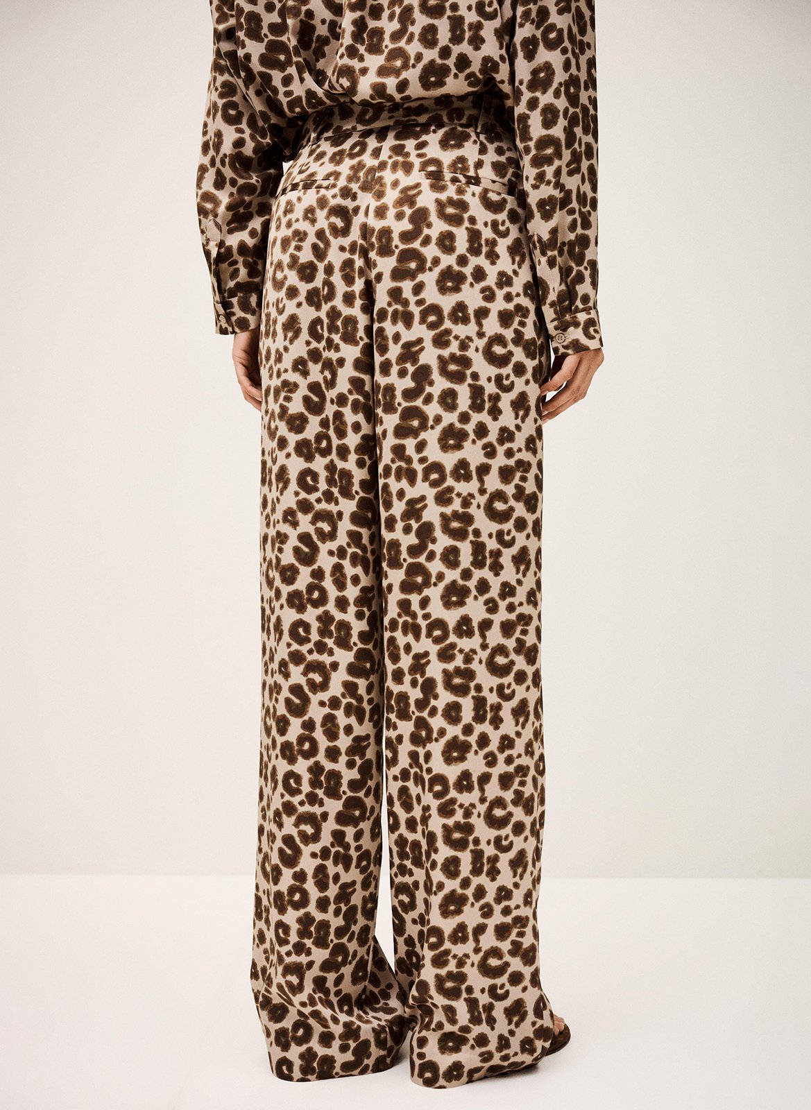 Wijde satijnen broek met luipaardprint BA&SH Beige