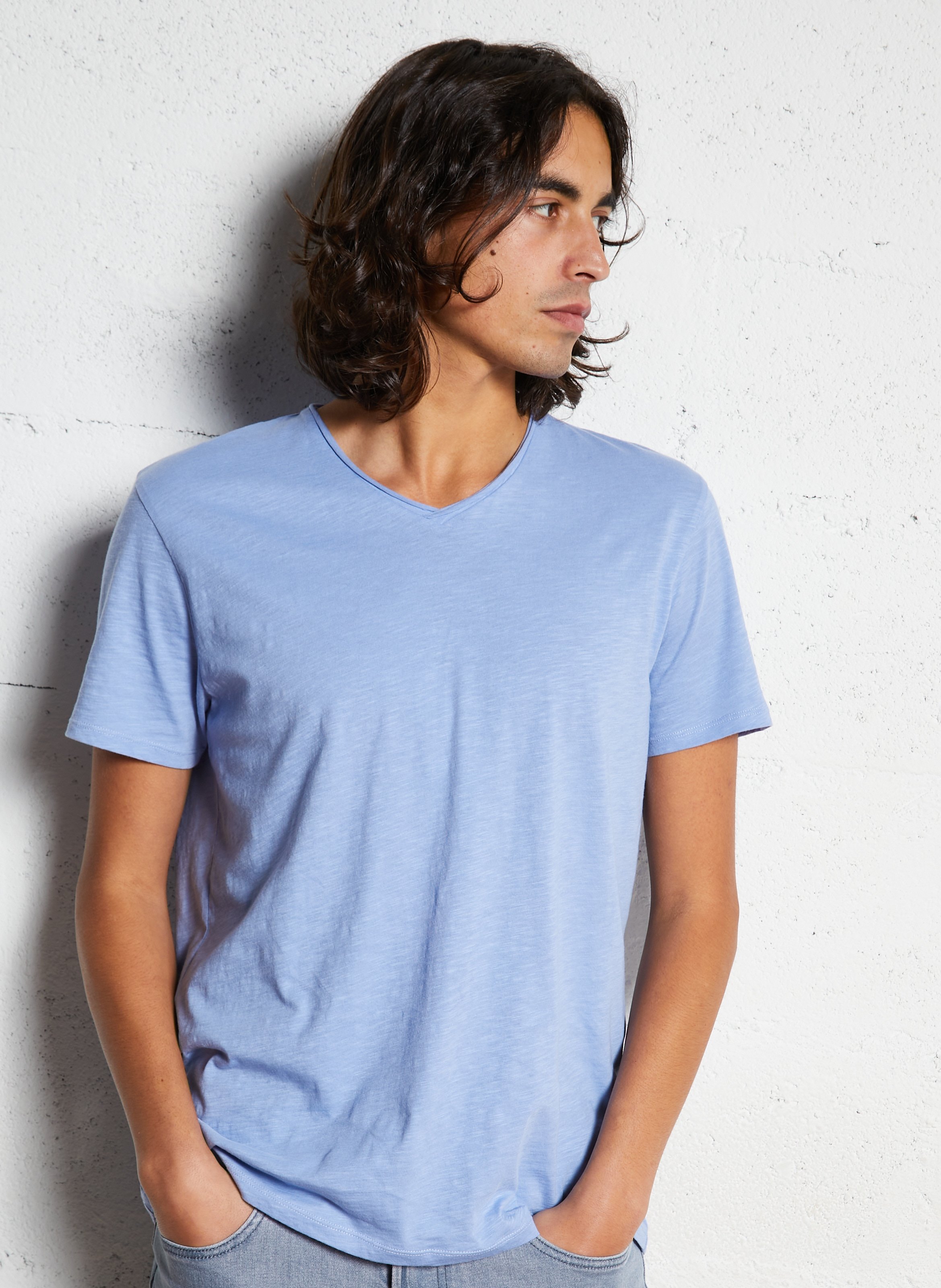 Gerade geschnittenes Baumwoll-T-Shirt mit V-Ausschnitt IKKS