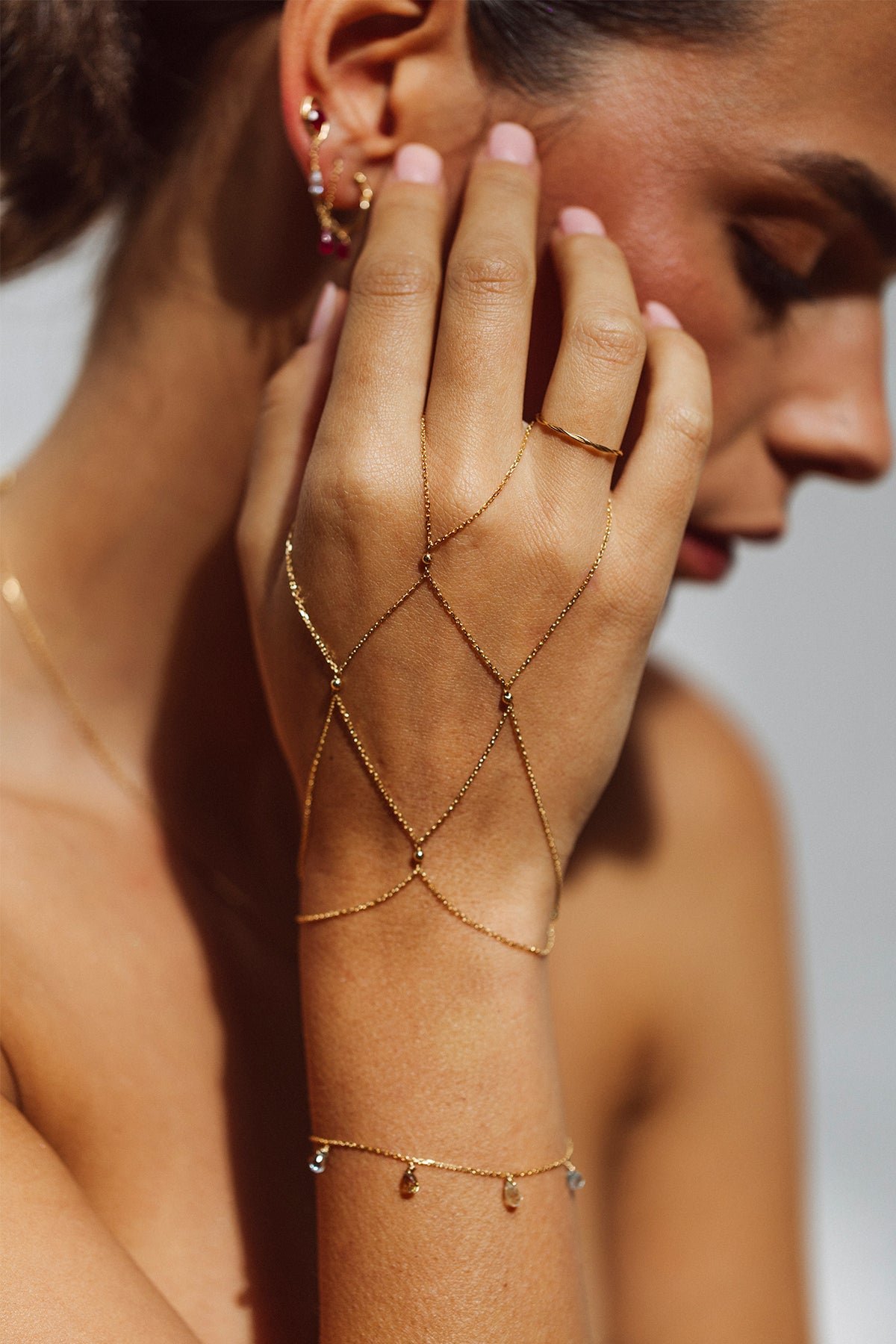 Gold 750 multi-strand hand chain jewel YAY Golden