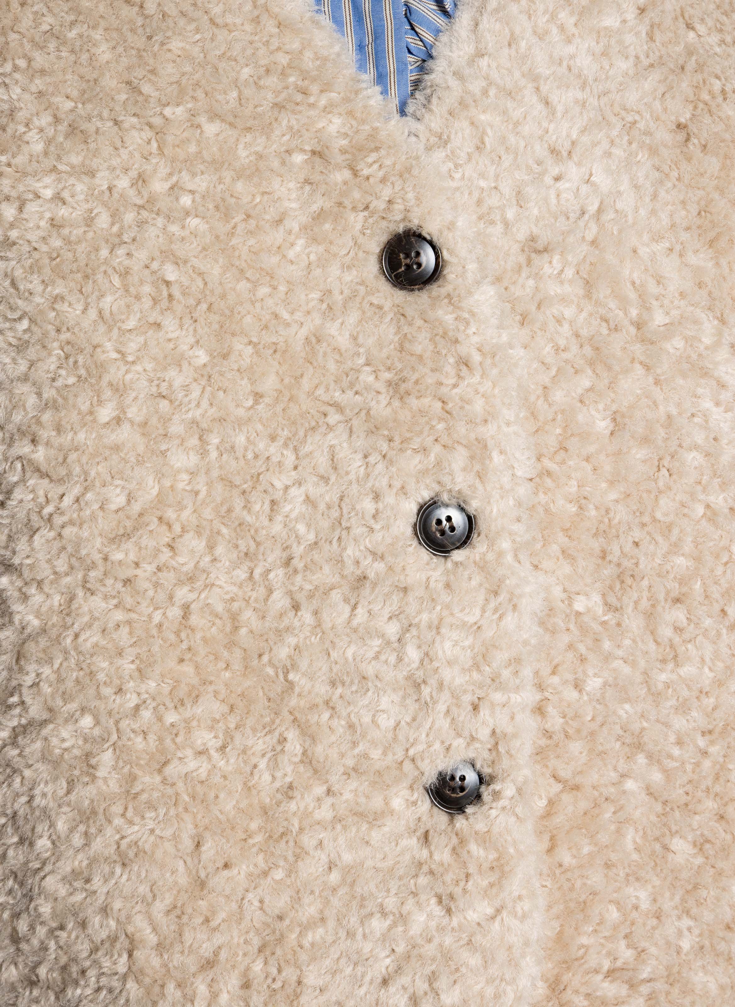 Ärmellose Weste aus gewelltem Pelz SEE U SOON Beige