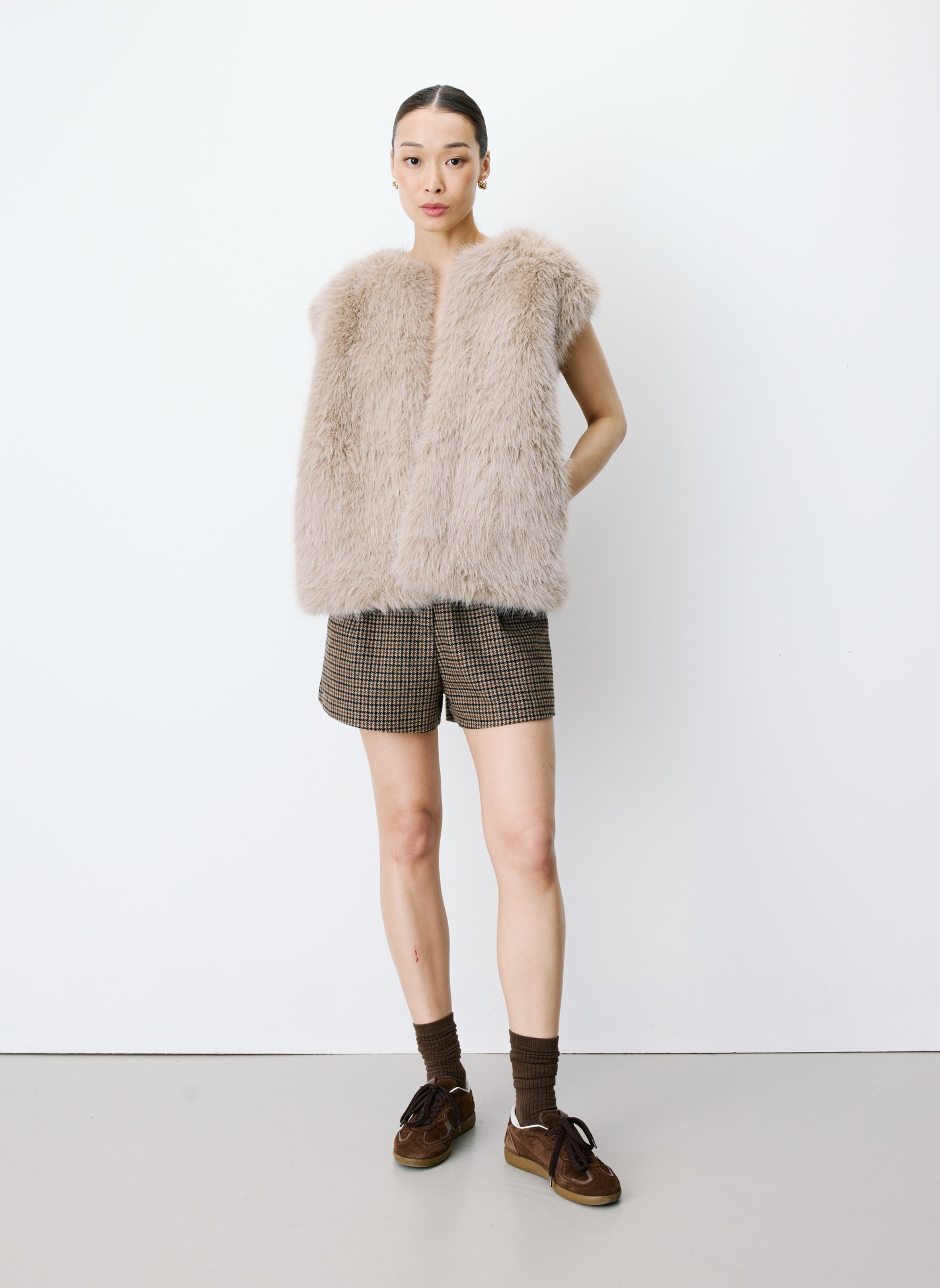 Veste col rond sans manches en fausse fourrure GRACE ET MILA Beige